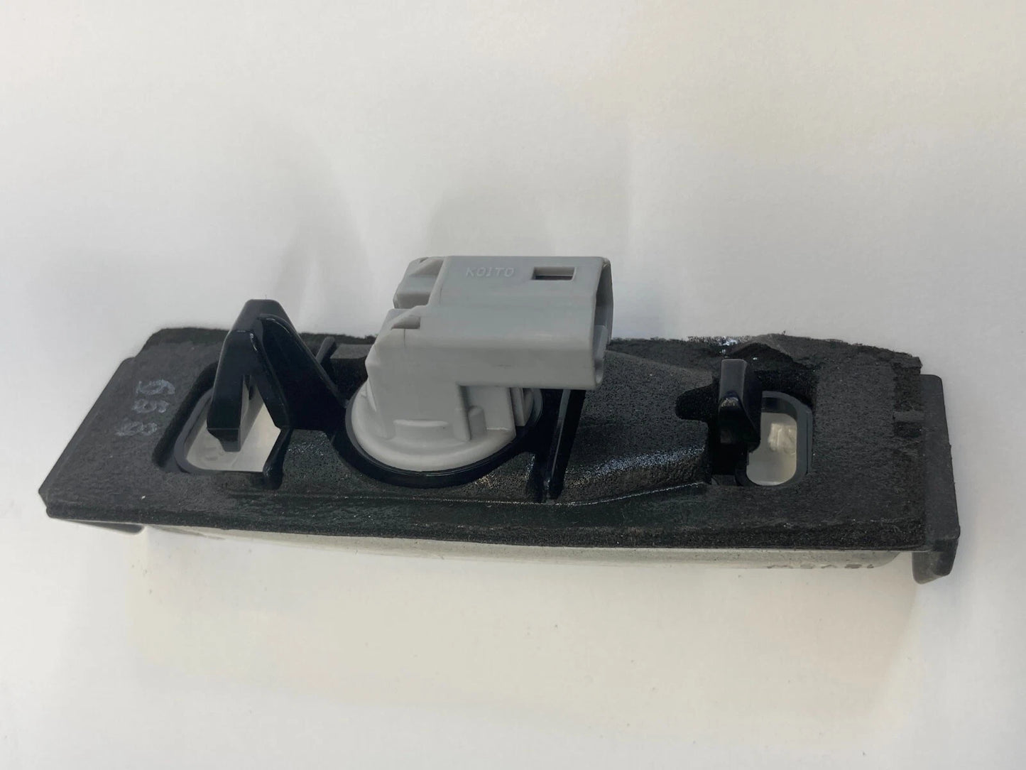 2002-2011 TOYOTA CAMRY REAR TRUNK LID LICENSE PLATE LIGHT LAMP LENS OEM