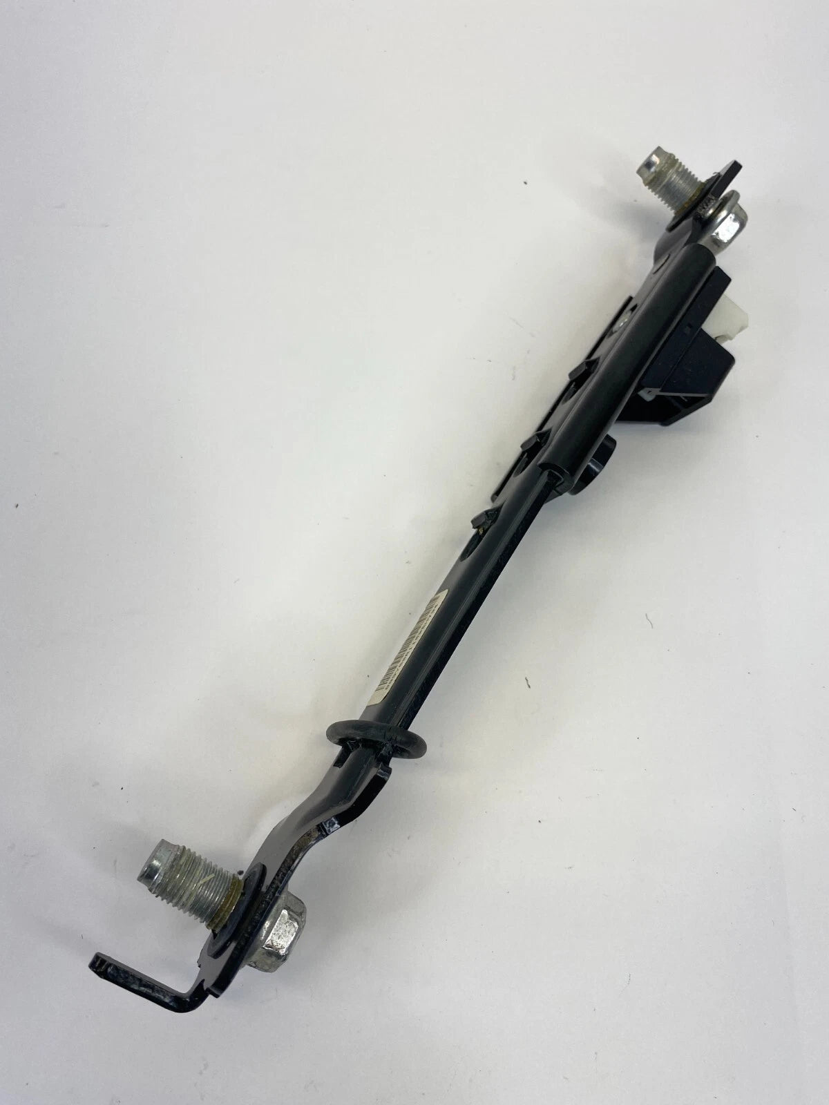2011-2016 HYUNDAI ELANTRA RIGHT SEAT BELT ADJUSTER HEIGHT BRACKET SUPPORT OEM