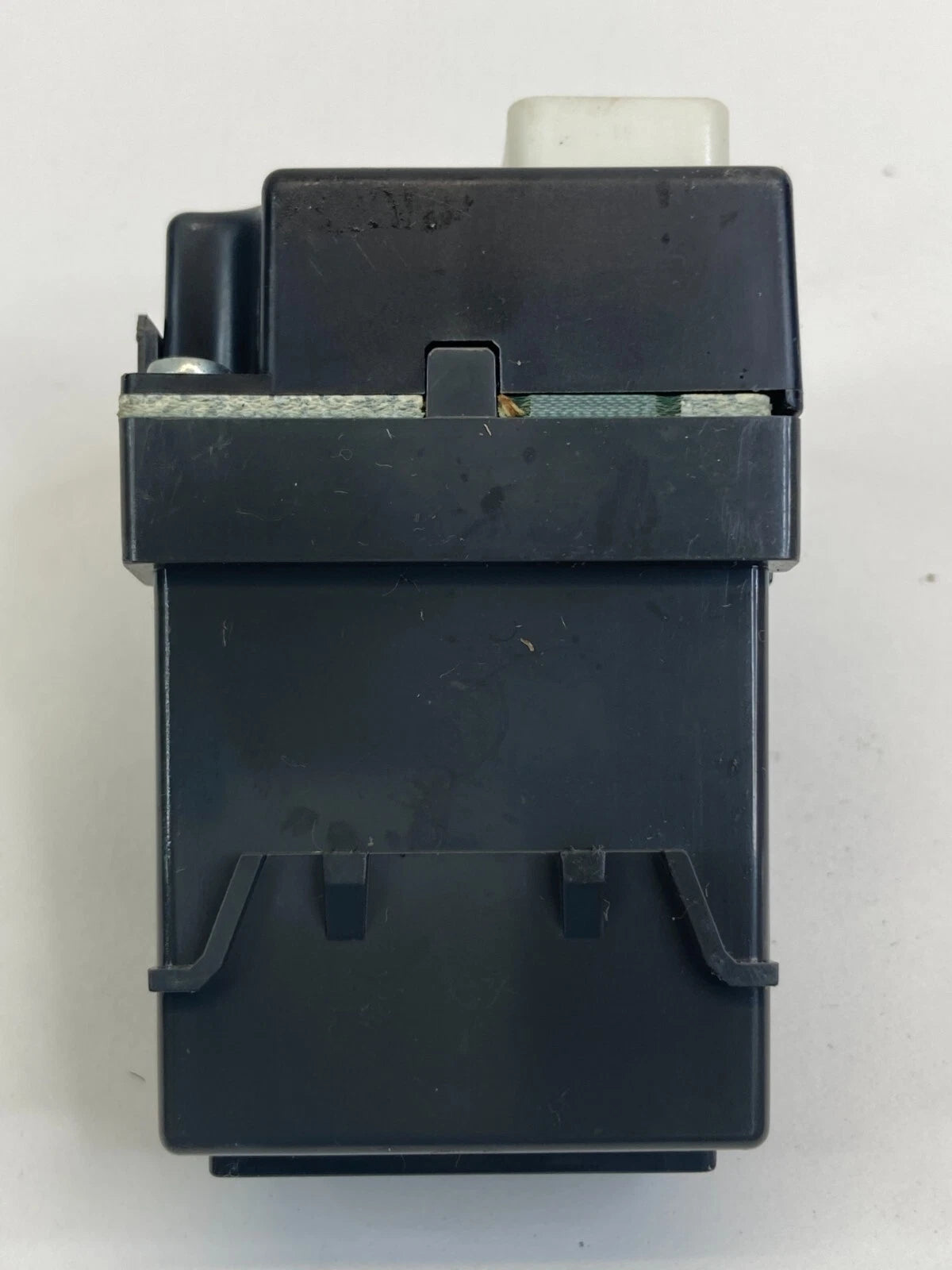 2007-2011 TOYOTA CAMRY FRONT DASH EMERGENCY HAZARD WARNING SWITCH 8433206100B1