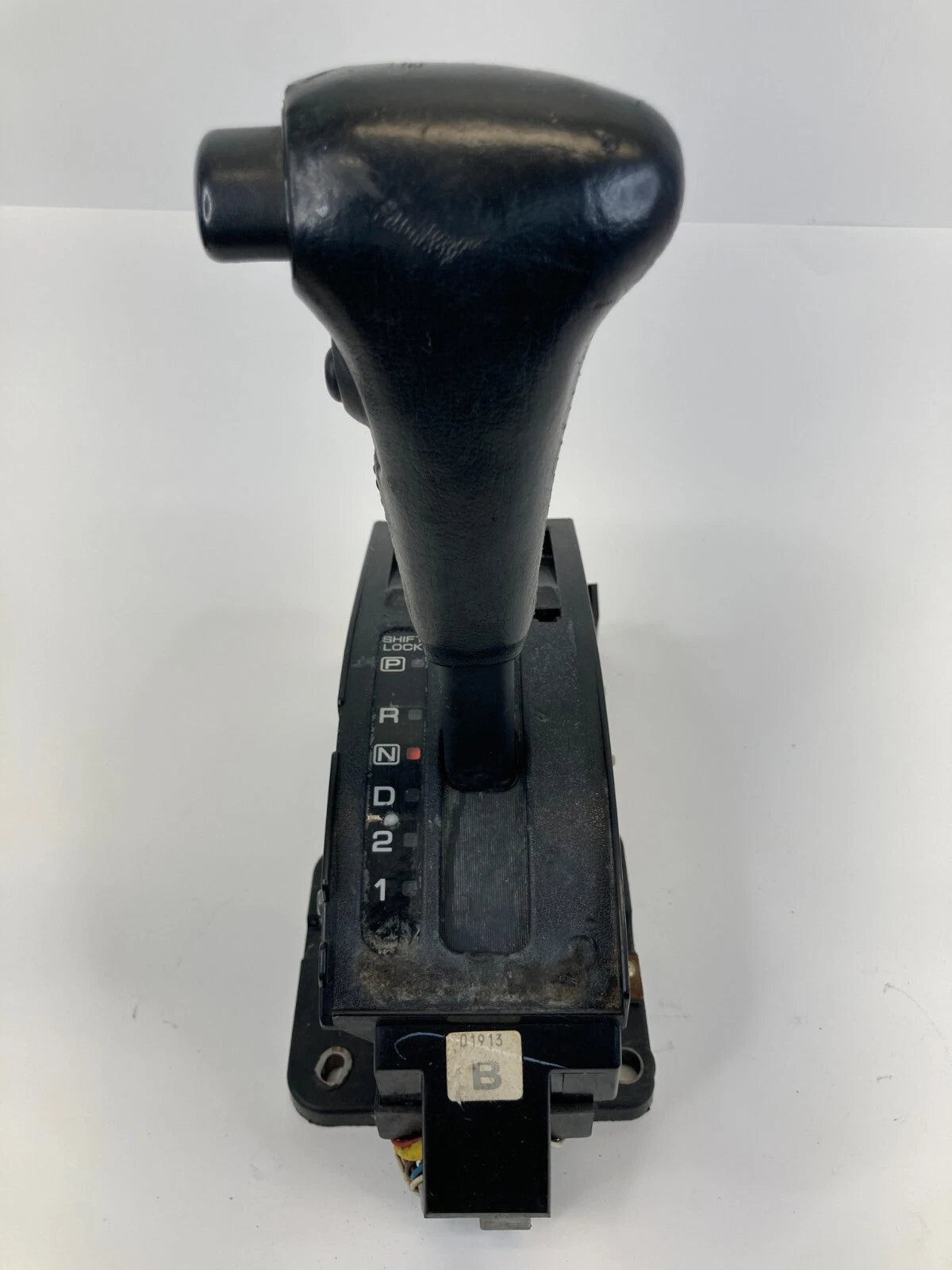 2001-2004 NISSAN PATHFINDER AUTOMATIC FLOOR GEAR SHIFT SHIFTER LEVER SELECTOR