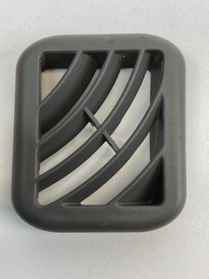 2002 2003 GMC ENVOY SUV 4DR CENTER CONSOLE REAR LEFT AIR VENT DEFROSTER GRILLE