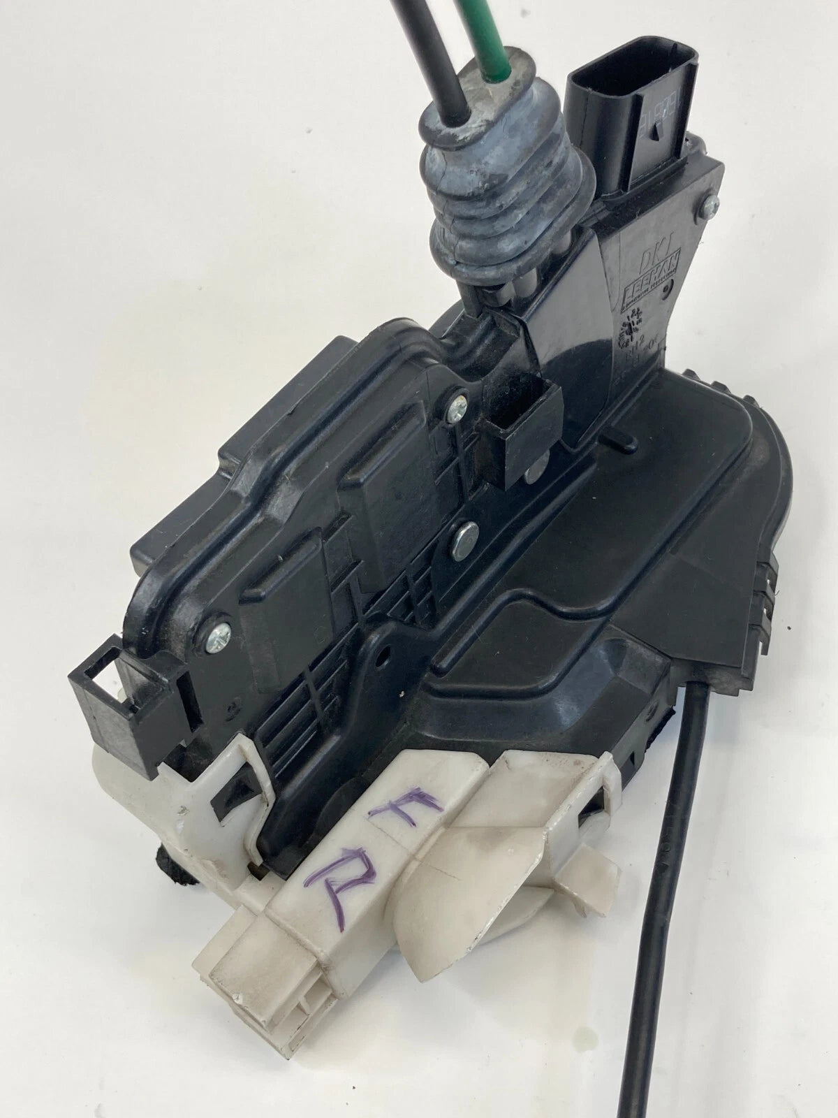 2011-2015 Kia Sorento Front Right Door Lock Latch Release Actuator 81320-2P020