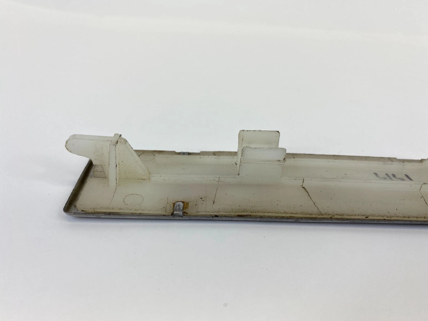 2002 2003 MERCEDES-BENZ ML320 REAR RIGHT SIDE DOOR SCUFF PLATE MOULDING OEM