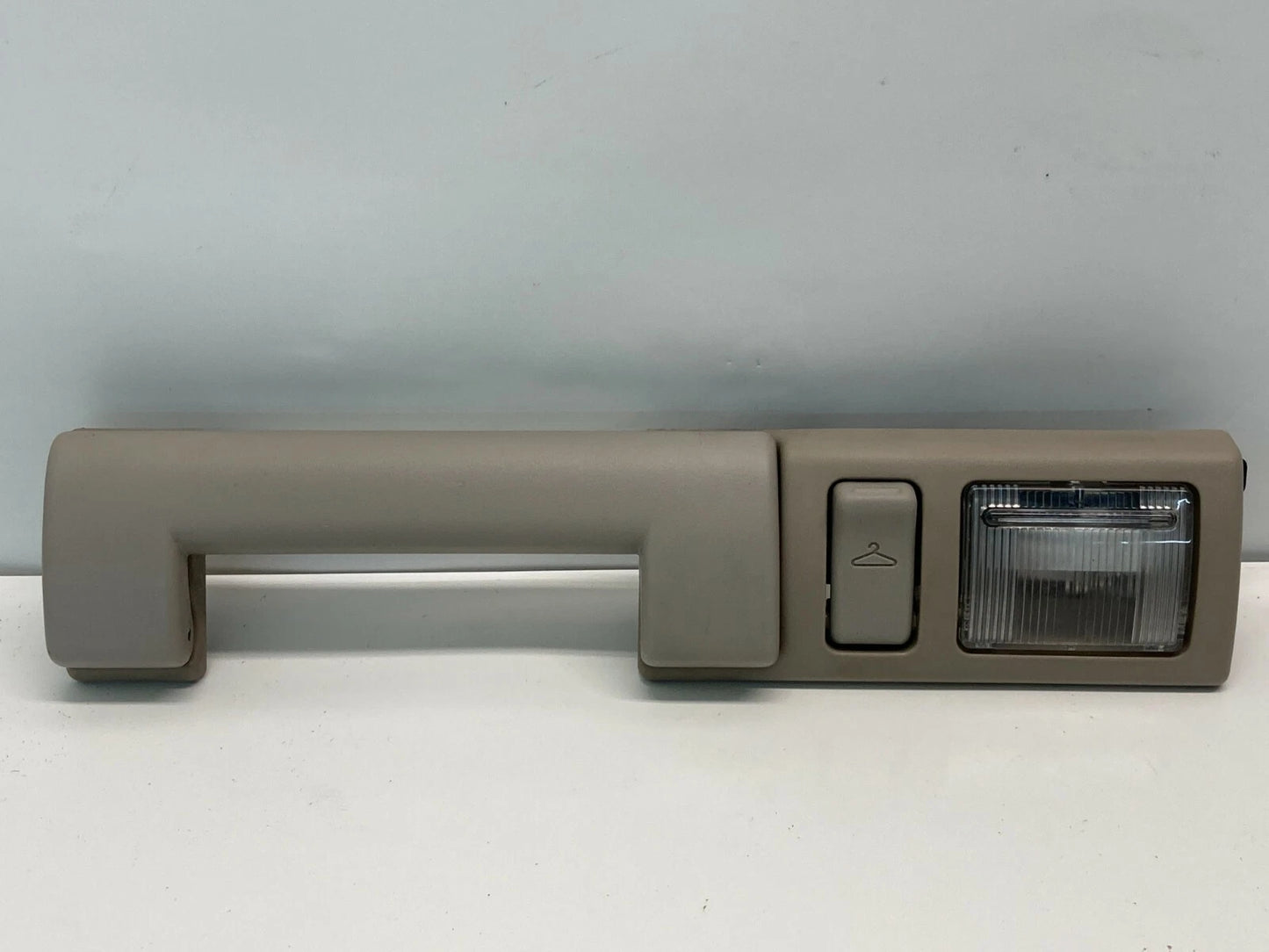 2004-2006 CHRYSLER PACIFICA REAR LEFT ROOF GRAB HANDLE COURTESY LIGHT OEM 827583