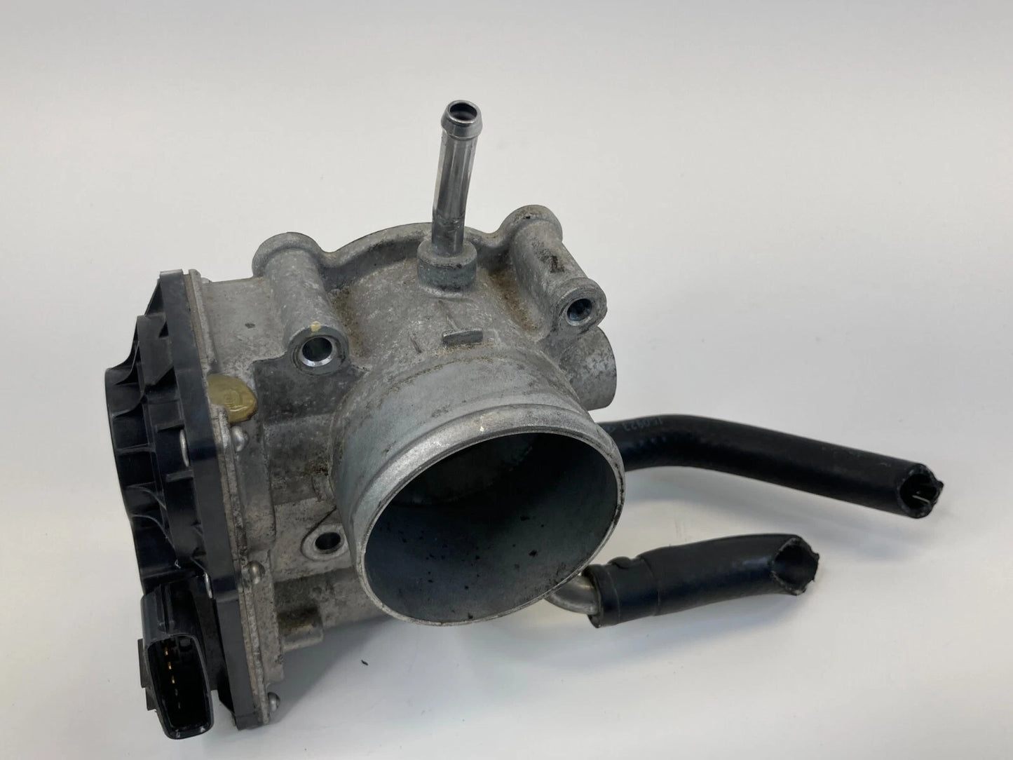 2012-2019 HYUNDAI ACCENT 1.6L 16V THROTTLE BODY THROTTLE VALVE 35100-2B300 OEM