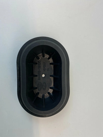 2006-2011 HYUNDAI ACCENT HATCHBACK FRONT SHOCK INSULATOR TOP COVER 54639-1G100