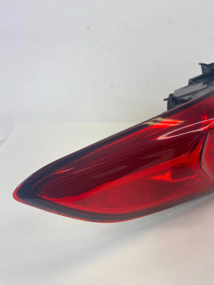 2015-2017 HYUNDAI SONATA LEFT OUTER QUARTER TAIL LIGHT TAILLIGHT 92401-C2000 OEM