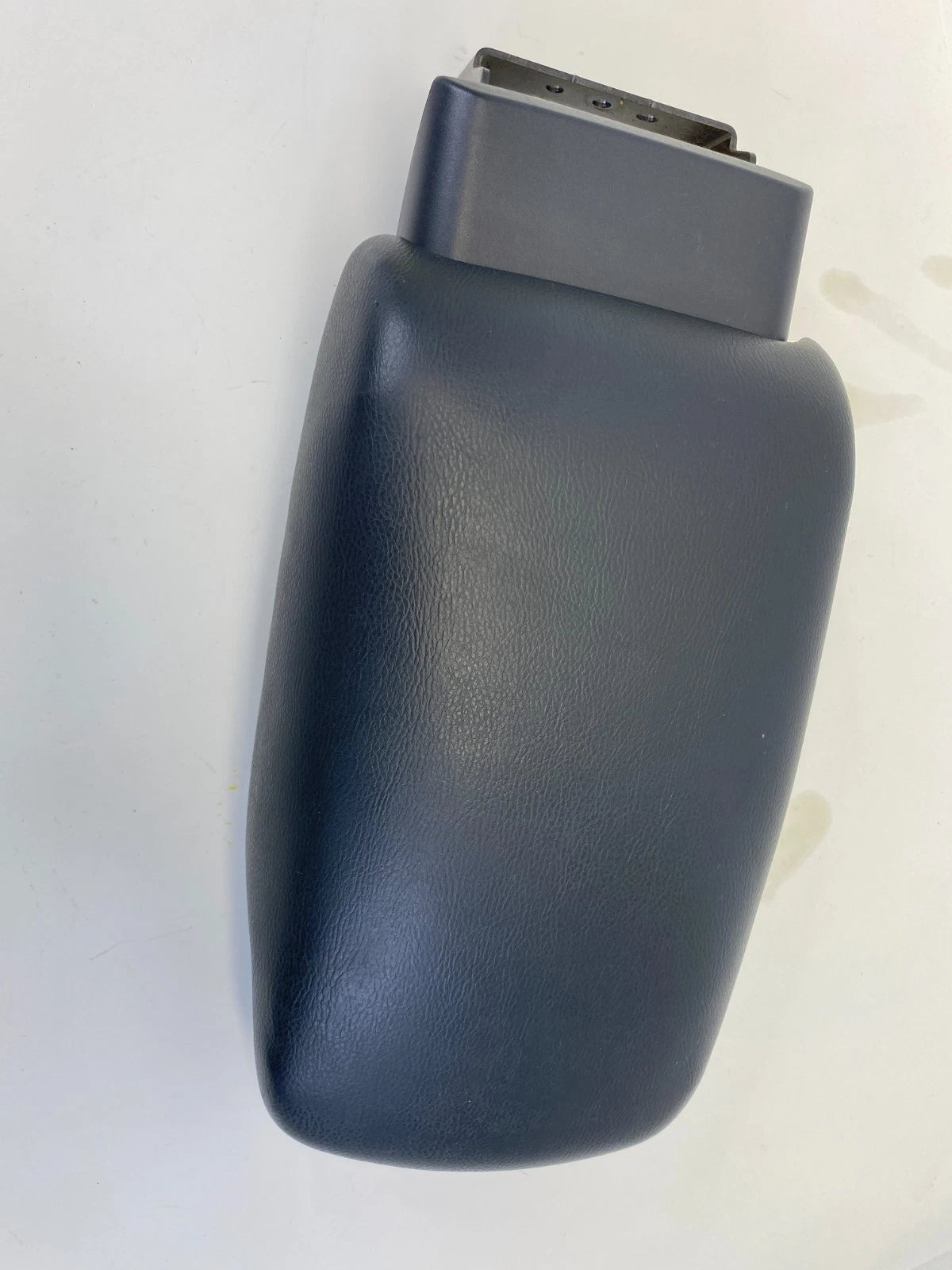 2013-2019 NISSAN SENTRA FRONT CENTER CONSOLE LID ARM REST ASSEMBLY BLACK OEM