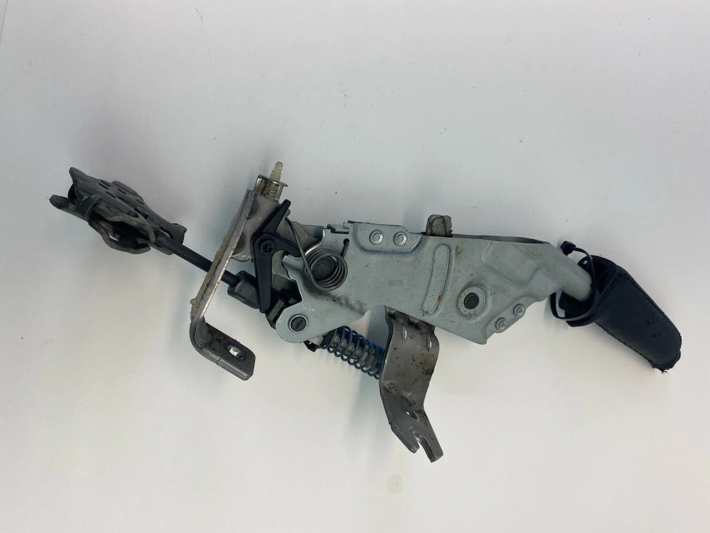 2004-2005 BMW 545I E60 EMERGENCY PARKING BRAKE HANDLE LEVER ASSEMBLY 6770128 OEM