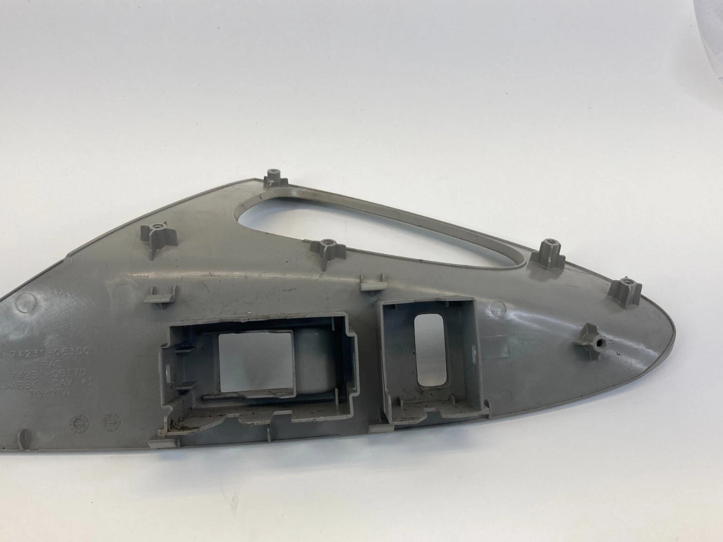 2010 2011 TOYOTA CAMRY FRONT RIGHT SIDE DOOR WINDOW SWITCH BEZEL TRIM 74231-0630