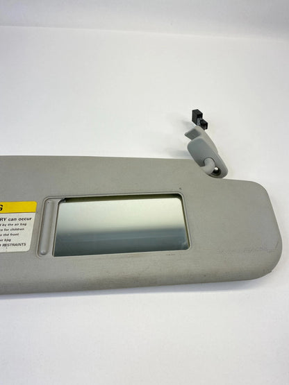99-00 VOLKSWAGEN NEW BEETLE RIGHT PASSENGER SIDE SUNVISOR SUN VISOR SHADE OEM
