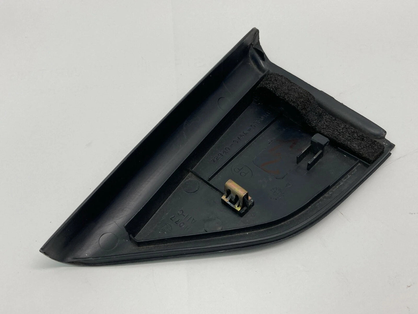 1994-1997 HONDA ACCORD REAR RIGHT SIDE DOOR INNER CORNER COVER 72940-SV4A-0130