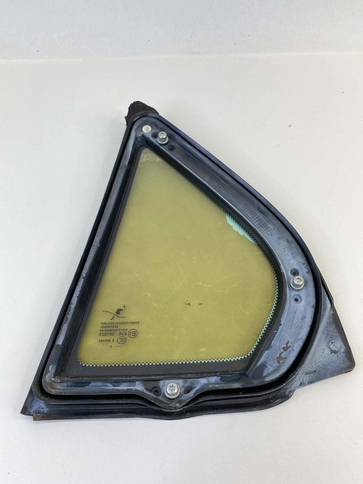 2003-2011 SAAB 9-3 SEDAN REAR RIGHT PASSENGER SIDE QUARTER VENT WINDOW GLASS OEM