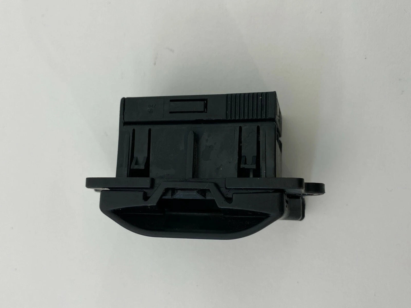 2000-2006 MERCEDES-BENZ S430 S500 DIAGNOSTIC PLUG PORT COVER TRIM 2025402373 OEM