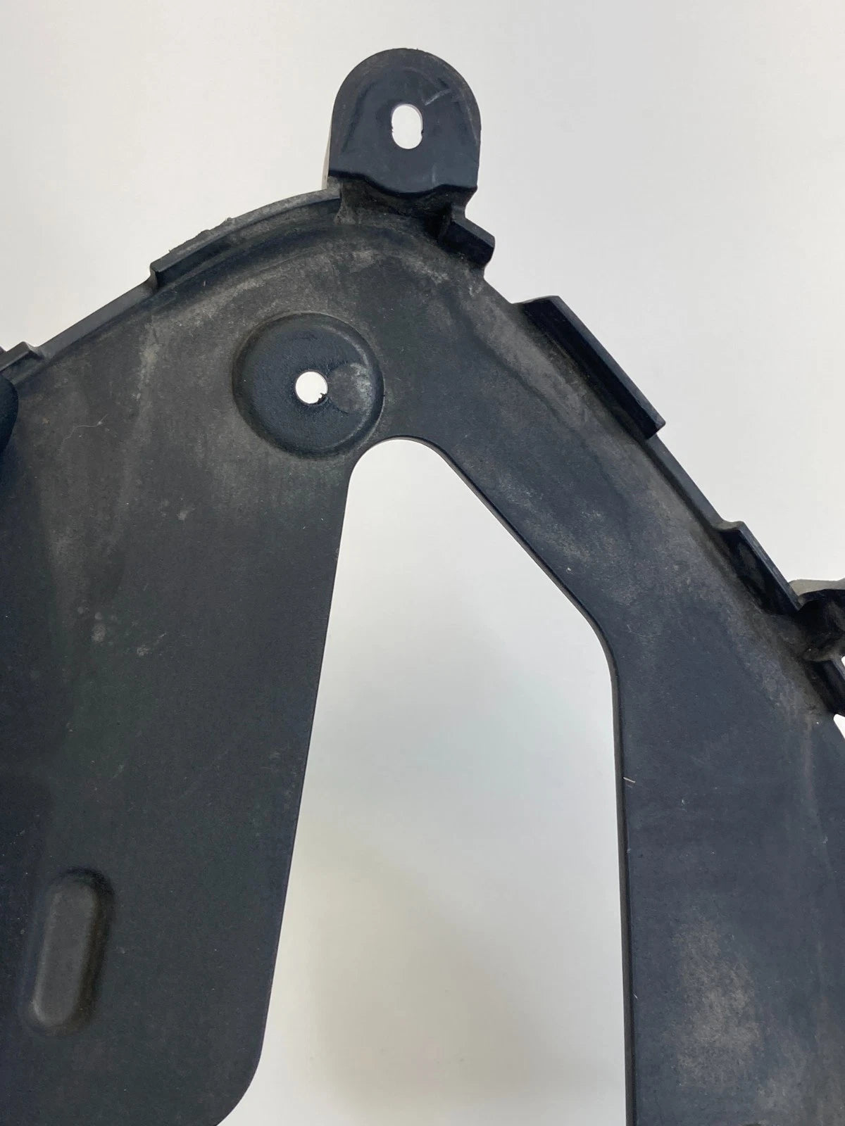 2011-2015 Hyundai Sonata Hybrid Front Bumper Right Side Bumper Bracket RH OEM