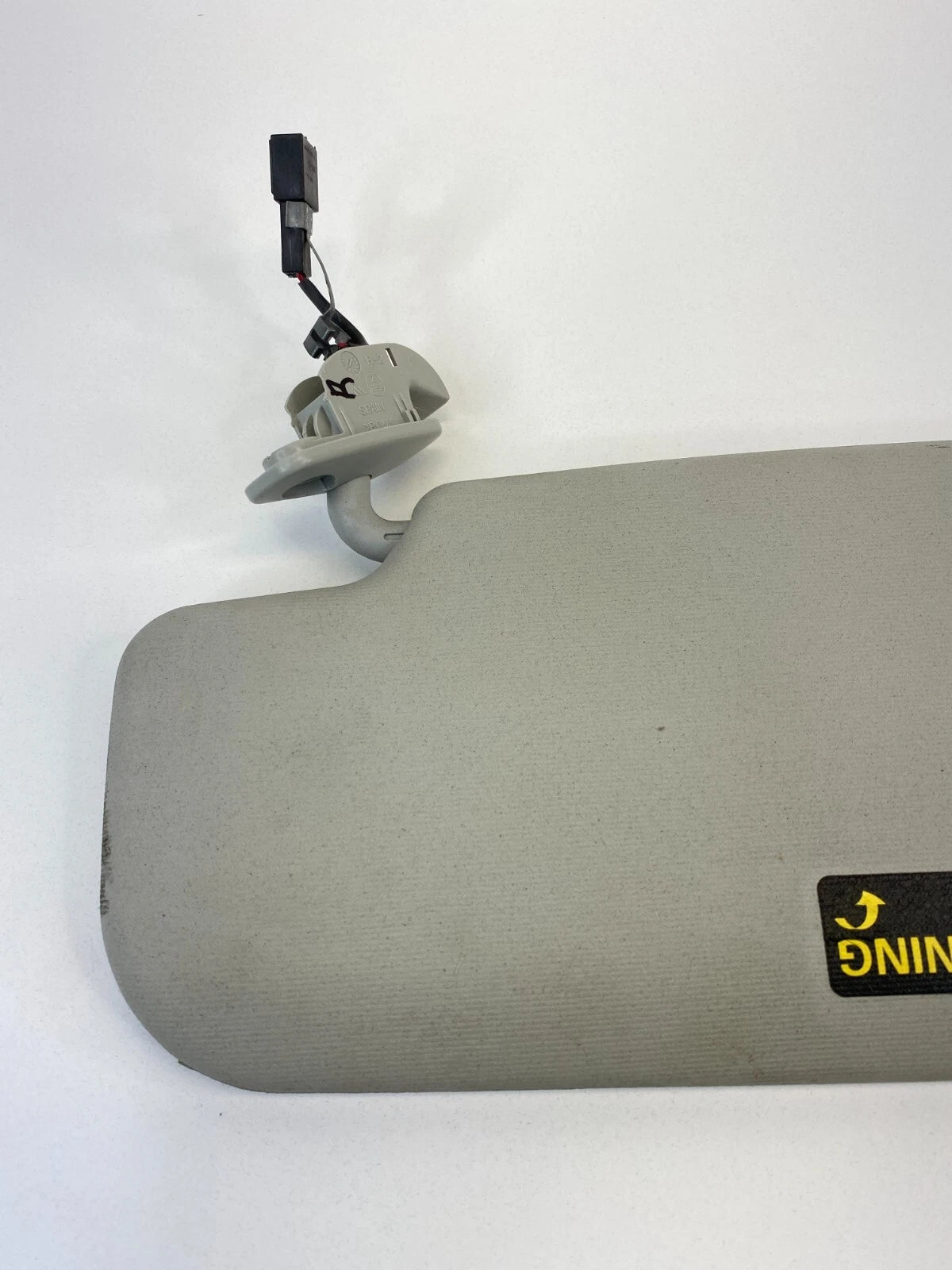 99-00 VOLKSWAGEN NEW BEETLE RIGHT PASSENGER SIDE SUNVISOR SUN VISOR SHADE OEM