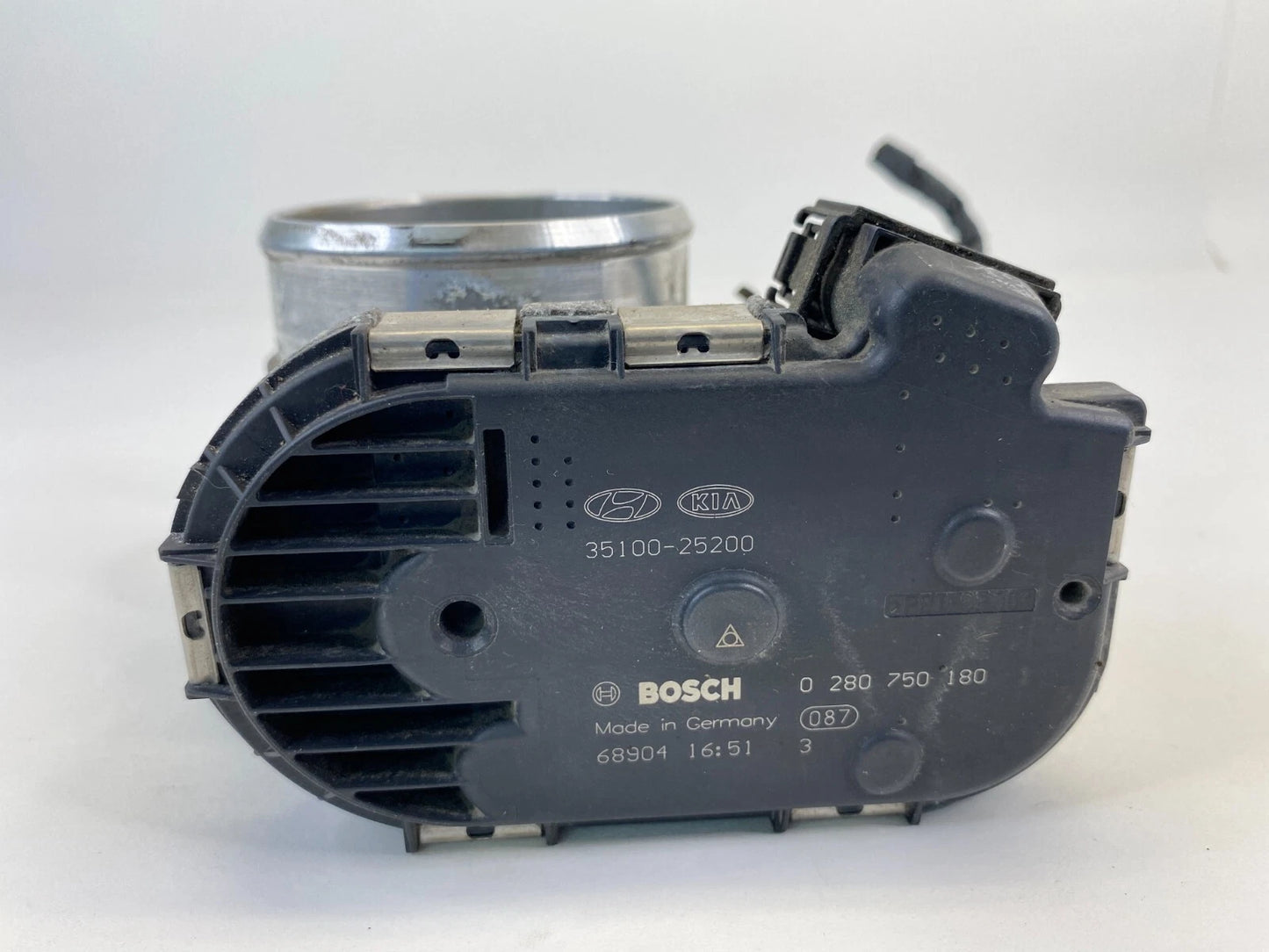 2006-2010 HYUNDAI SONATA 2.4L V6 THROTTLE BODY VALVE ASSEMBLY OEM 35100-25200