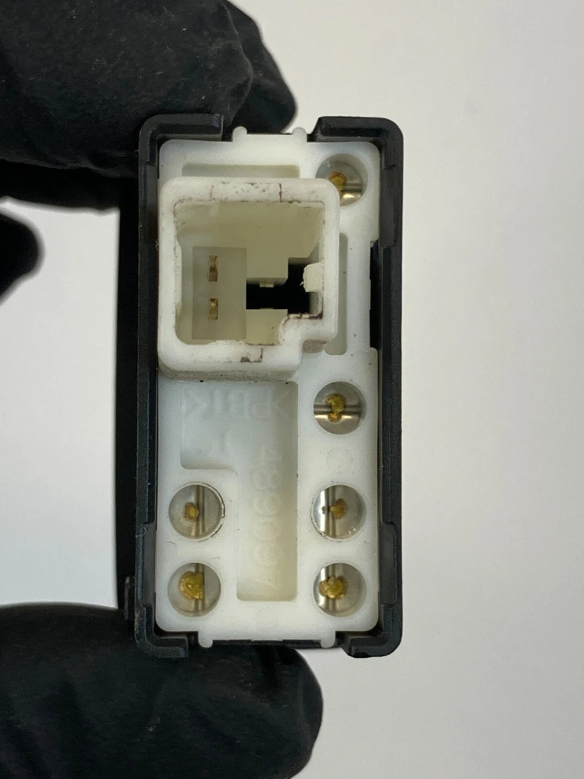 2004-2006 TOYOTA SOLARA SECURITY LIGHT INDICATOR CONTROL SWITCH 489097 OEM