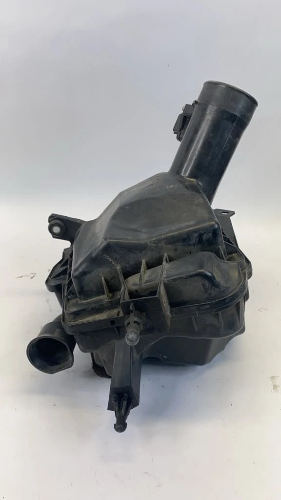 2007 2008 INFINITI G35 SEDAN DRIVER LEFT AIR INTAKE CLEANER BOX FILTER HOUSING