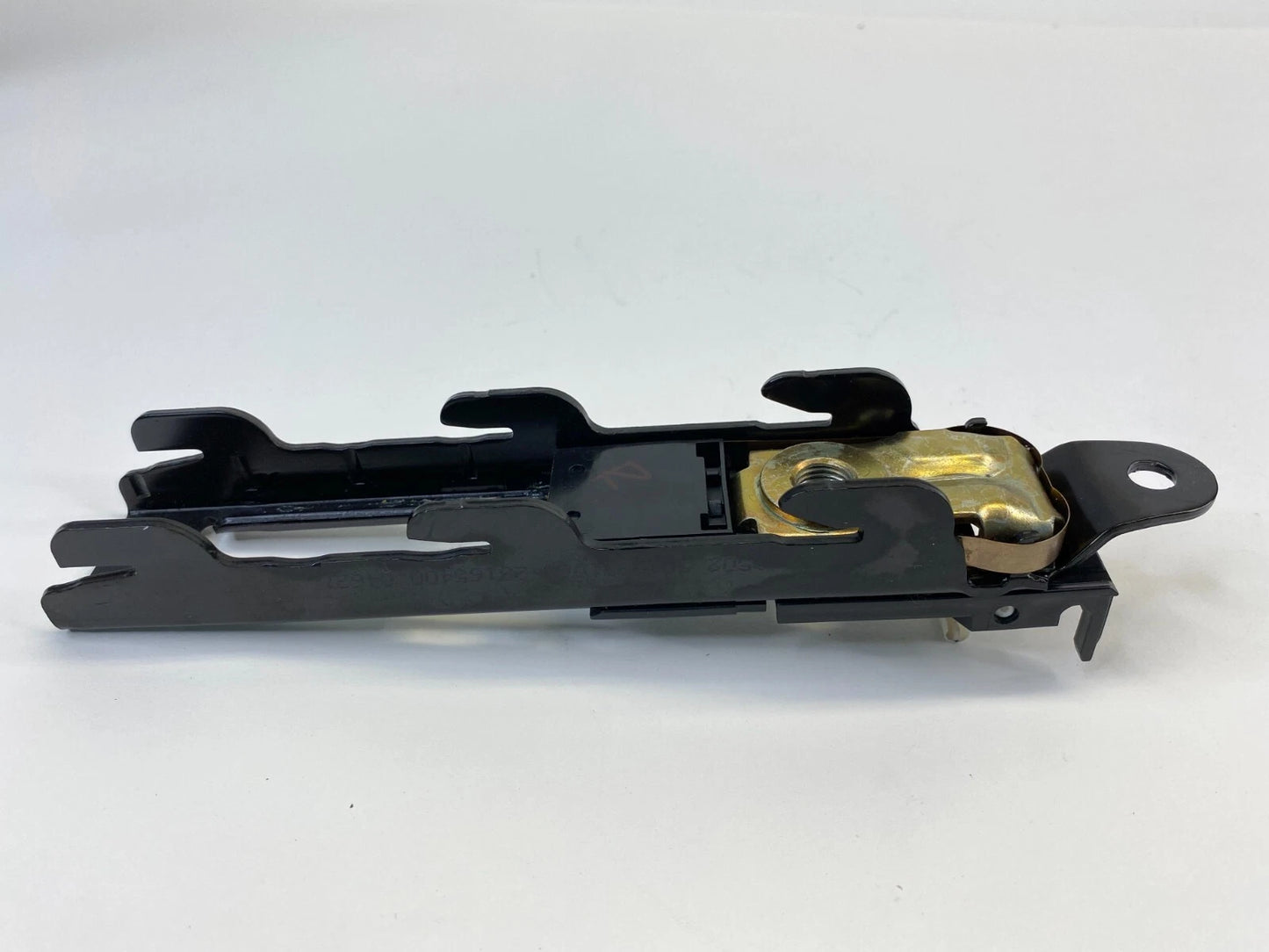 1998-2005 VOLKSWAGEN PASSAT RIGHT PASSENGER SEAT BELT ADJUSTER 3B0857819D OEM