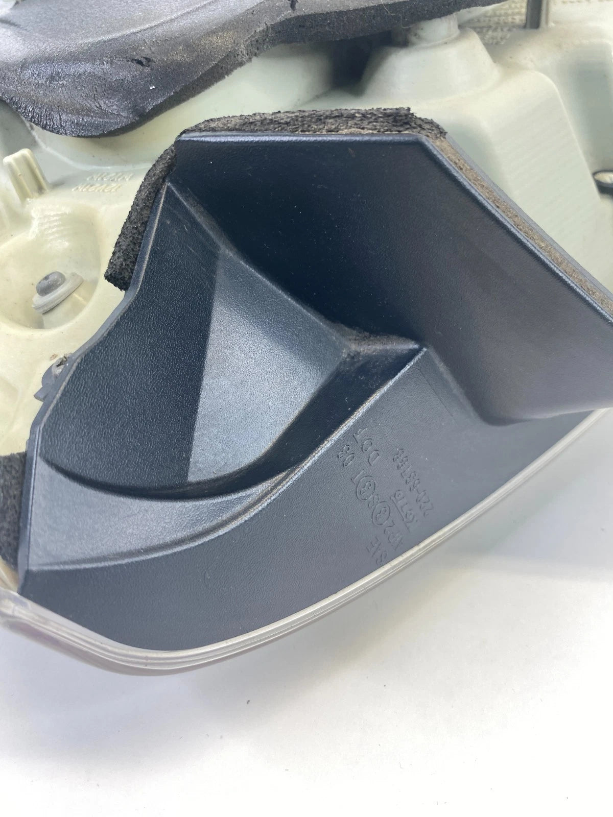 2006 2007 INFINITI M35 REAR LEFT DRIVER OUTER TAILLIGHT TAIL LAMP 220-63788