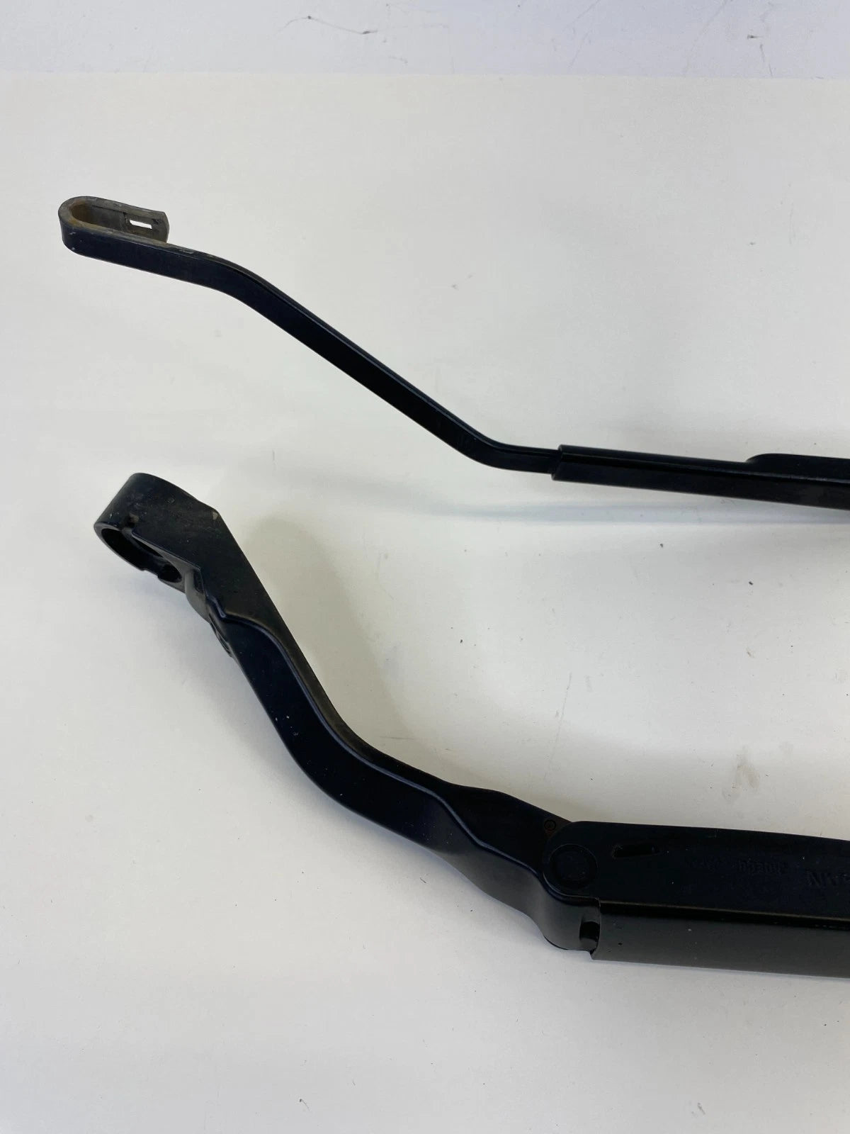 2006-2010 INFINITI M35 M45 FRONT WINDSHIELD WIPER ARM PAIR SET LEFT & RIGHT OEM
