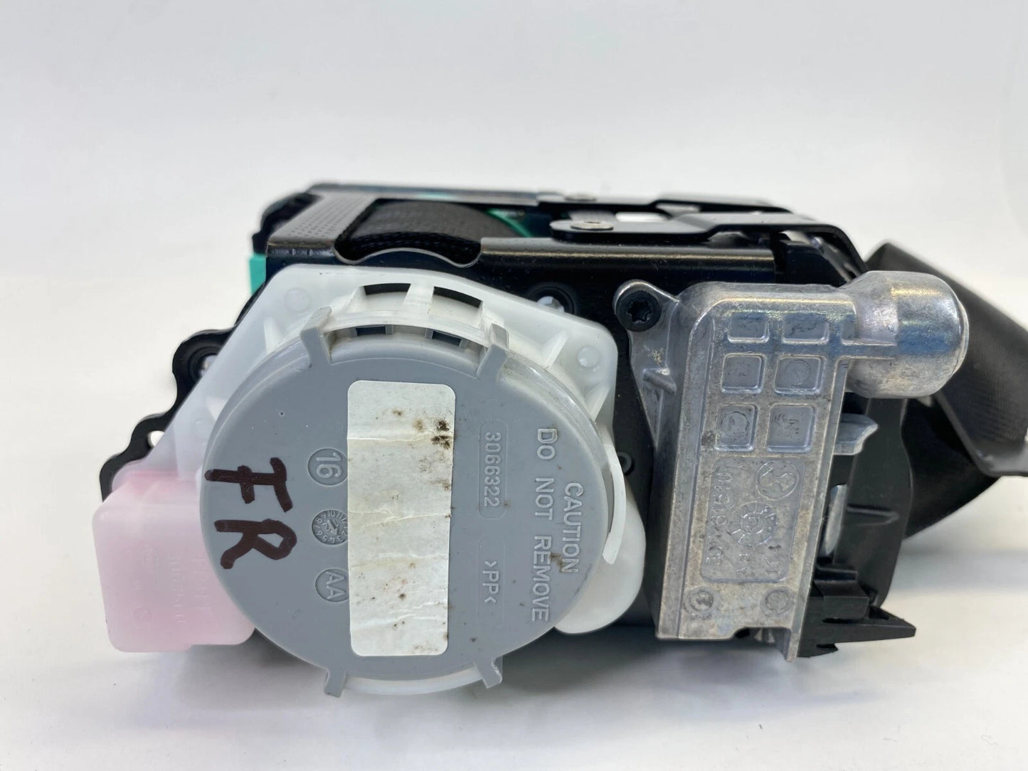 2011-2017 VOLKSWAGEN TOUAREG FRONT RIGHT PASSENGER SIDE SEAT BELT RETRACTOR OEM