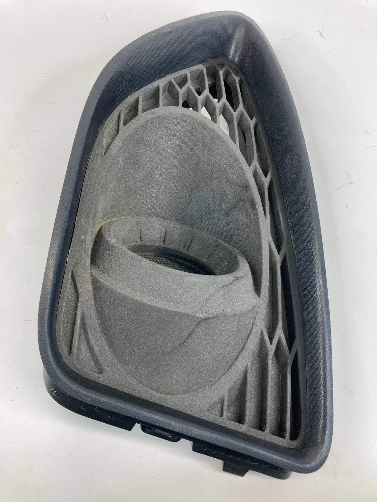 2010-2012 FORD FUSION S SEDAN FRONT BUMPER LEFT FOG LIGHT LAMP COVER BEZEL