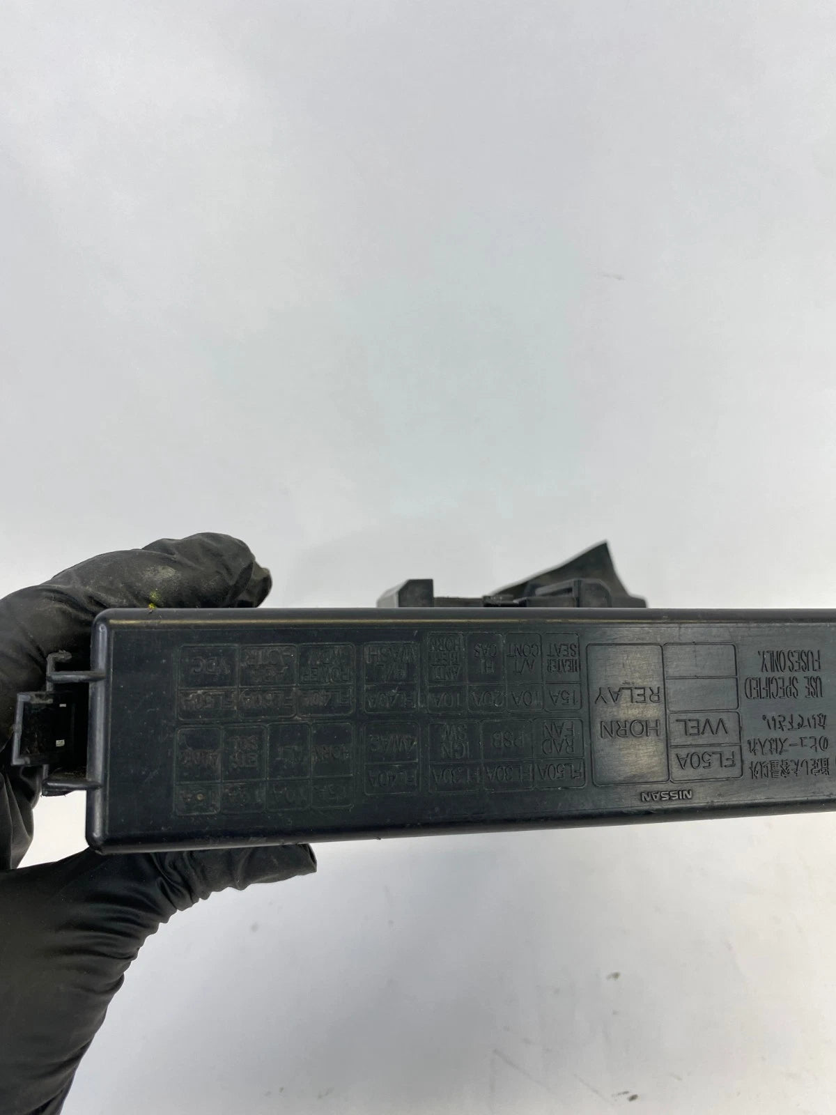 2008-2013 INFINITI G37 ENGINE BAY BATTERY FUSE RELAY BOX MODULES OEM 24381-7990A