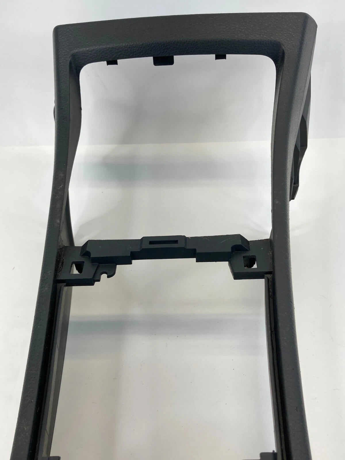2007-2012 NISSAN VERSA FRONT CENTER CONSOLE BRACKET HOLDER SUPPORT 96910-EL00A