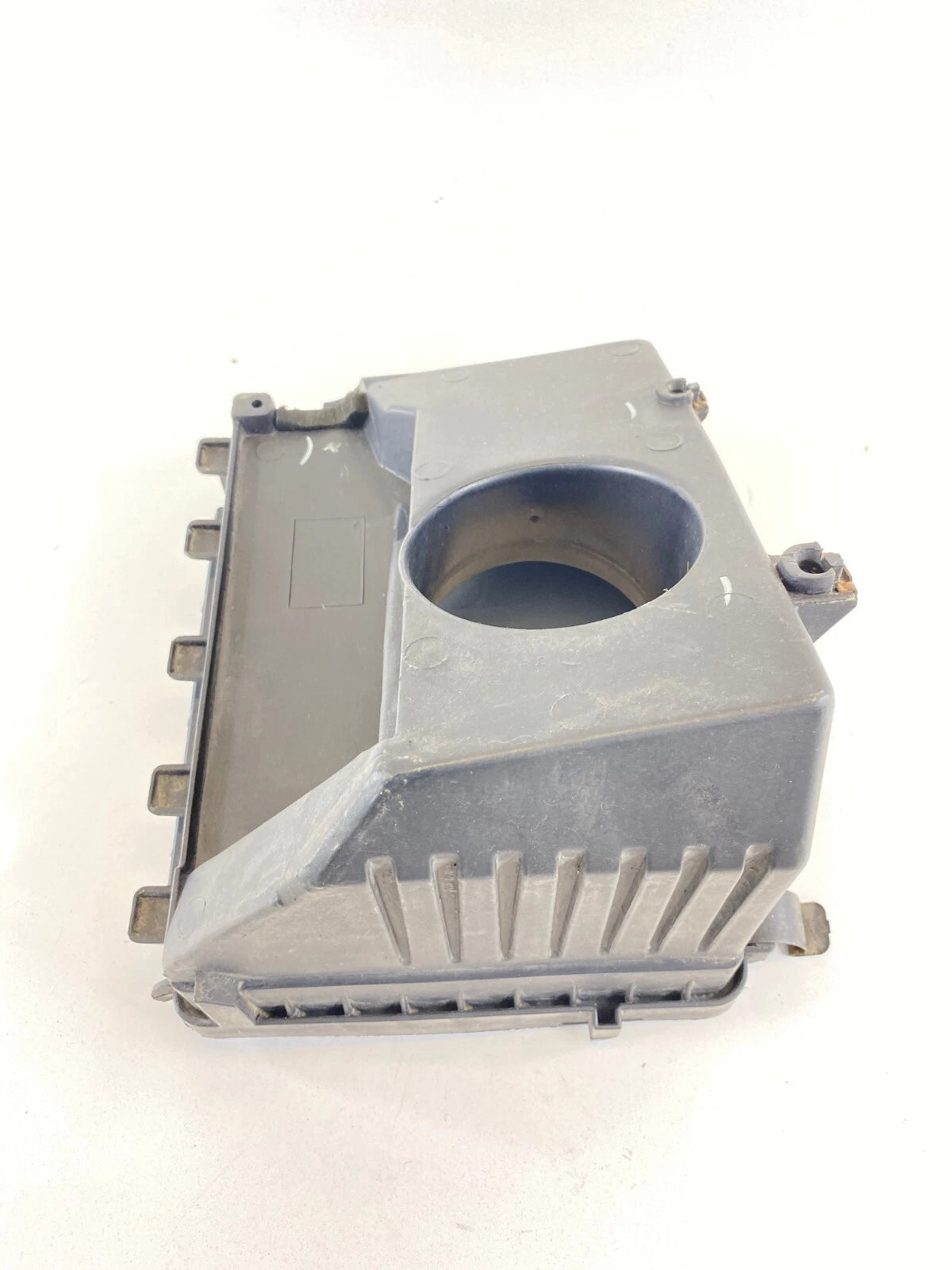 2000-2005 CHEVROLET IMPALA 3.4L AIR INTAKE CLEANER BOX FILTER HOUSING 382677 OEM