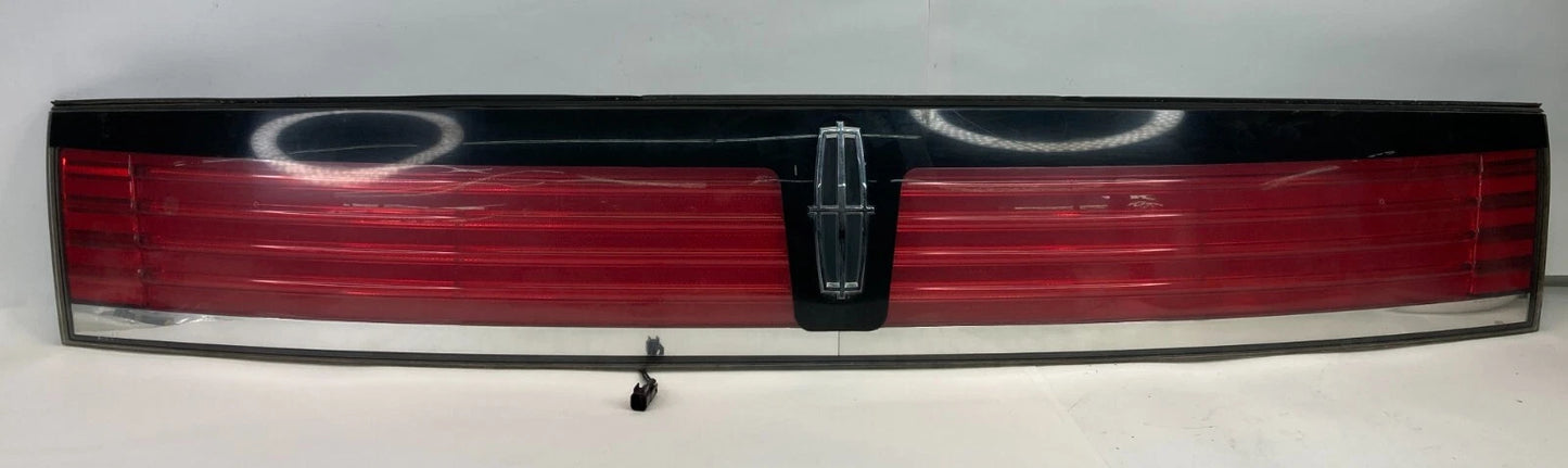 2007-2010 LINCOLN MKX CENTER TAILGATE TAIL LIGHT PANEL ASSY 7A1Z-13A565A OEM