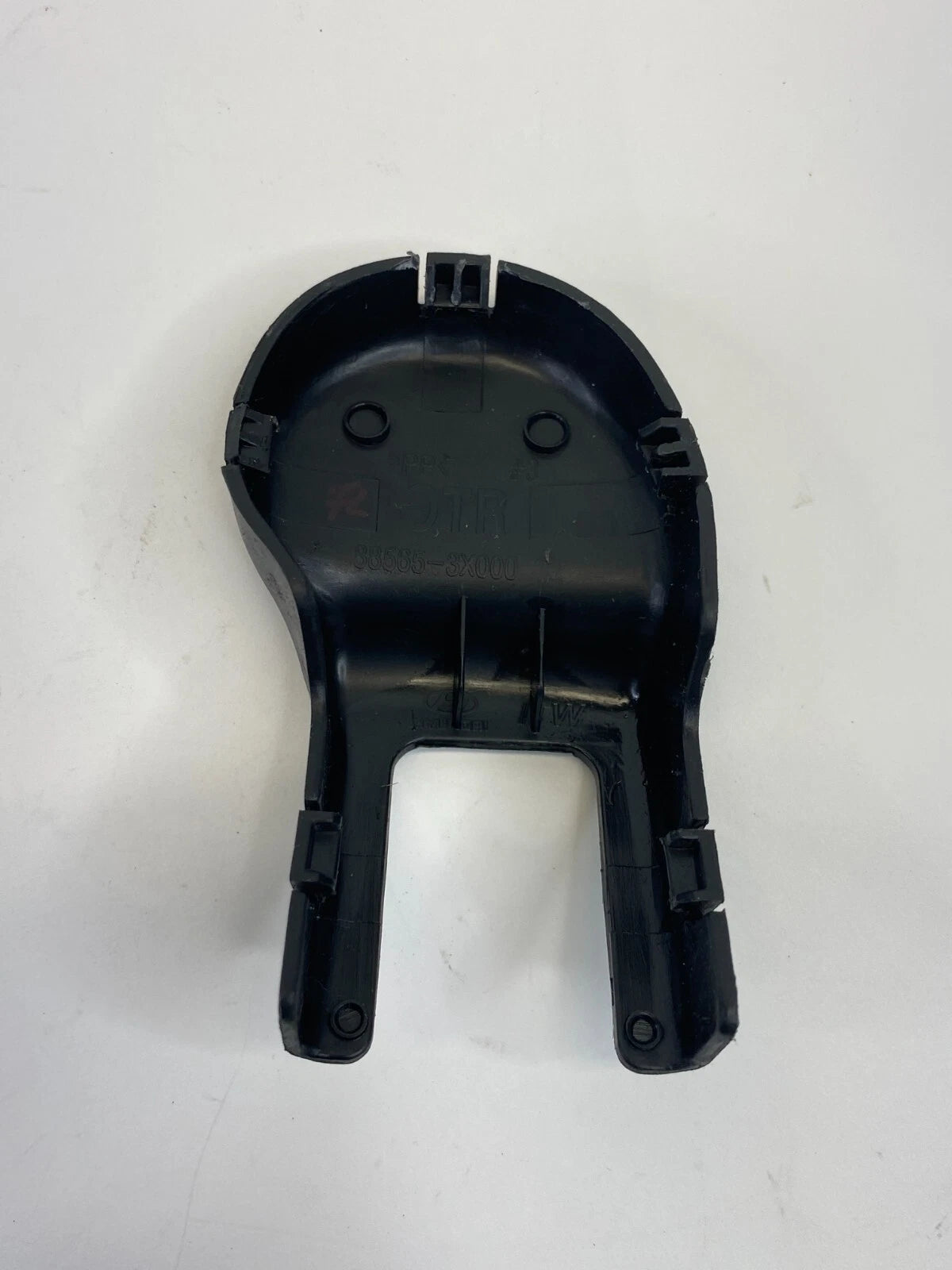 11-16 HYUNDAI ELANTRA FRONT LEFT SEAT OUTER TRACK END CAP COVER 88565-3X000 OEM