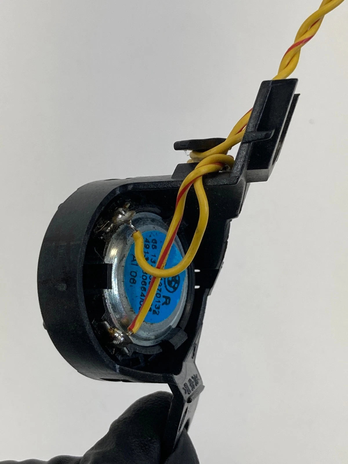1999-2001 BMW 323i FRONT RIGHT SIDE DOOR TWEETER SPEAKER 65-13-8-368-236 OEM