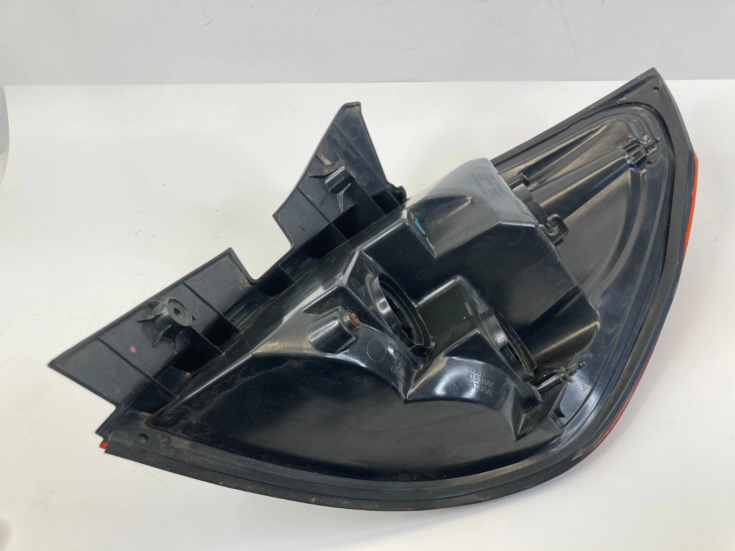 2008-2010 SATURN VUE REAR LEFT QUARTER PANNEL MOUNTED TAIL LIGHT TAILLIGHT OEM