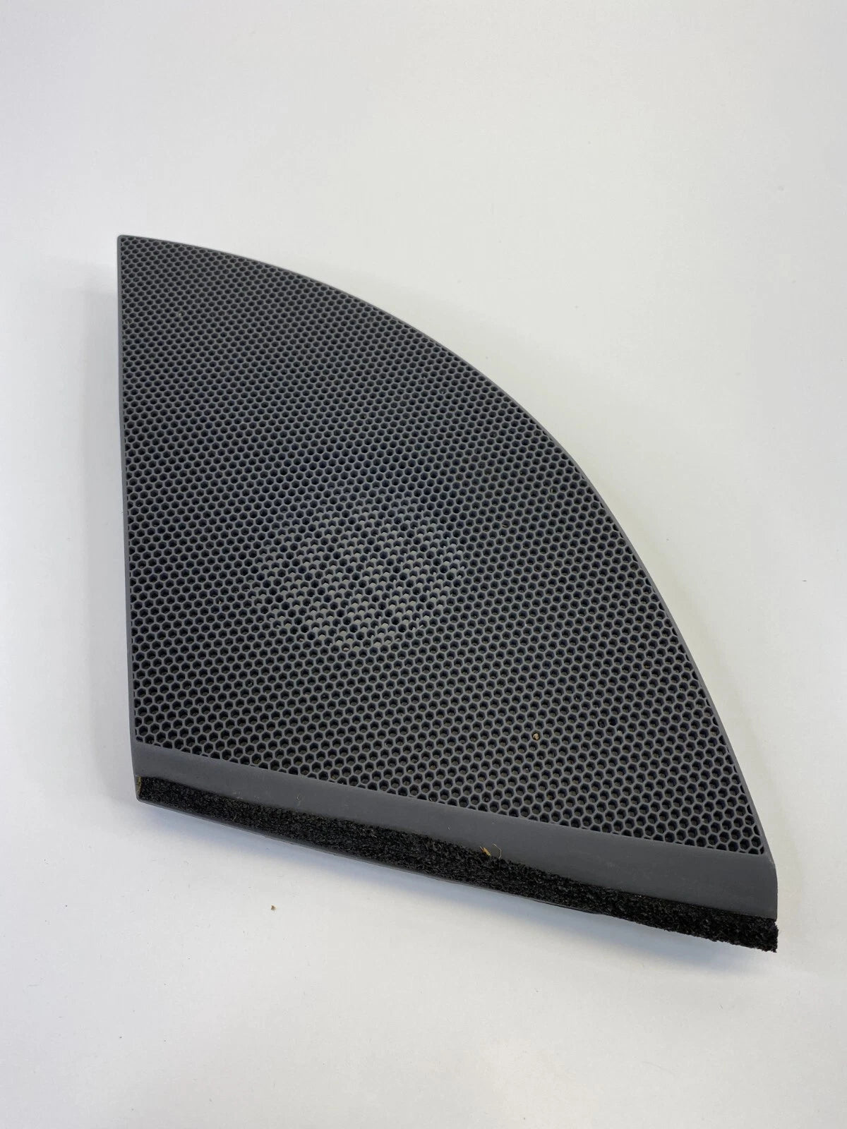 04-10 TOYOTA SIENNA UPPER DASH RIGHT SIDE SPEAKER TRIM GRILL COVER 55473-AE010