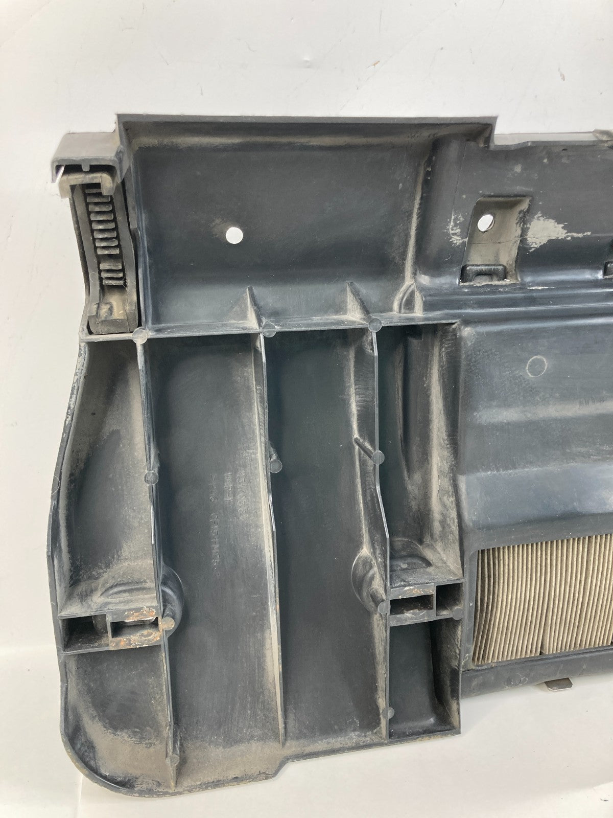 1998-2002 Chevrolet Camaro 3.8L V6 Air Cleaner Intake Upper Cover Panel 25170361