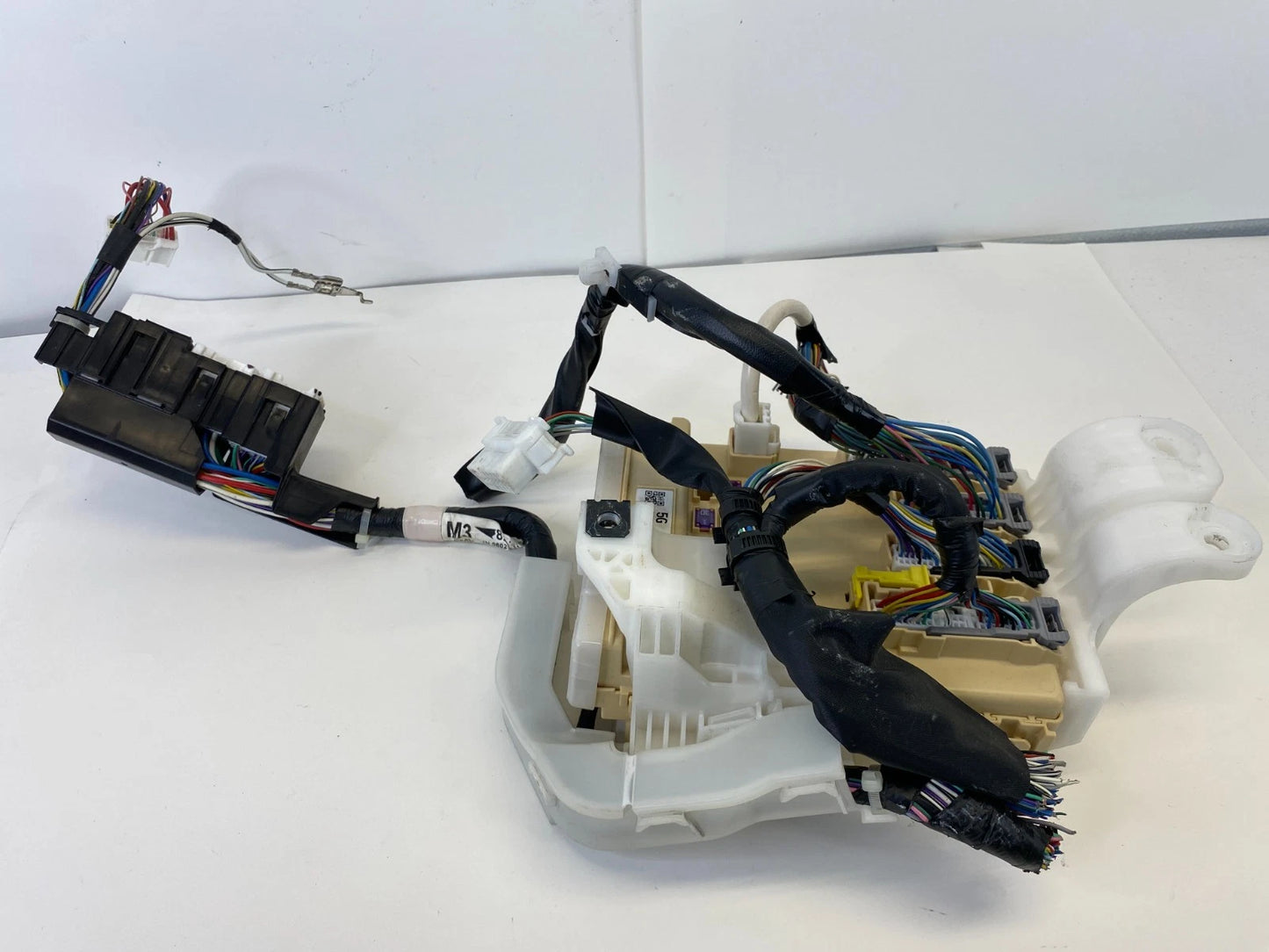2014-2016 TOYOTA COROLLA FUSE BOX CABIN JUNCTION BLOCK BCM OEM 82730-02G60-A