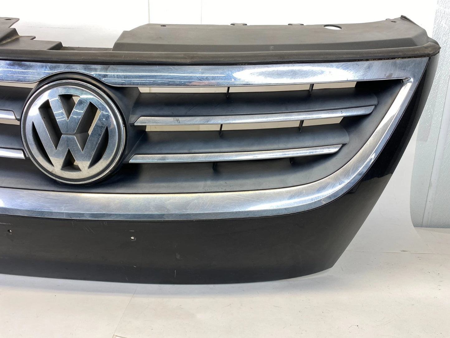 2009-2012 VW VOLKSWAGEN CC FRONT BUMPER UPPER GRILLE CHROME MOULDING OEM