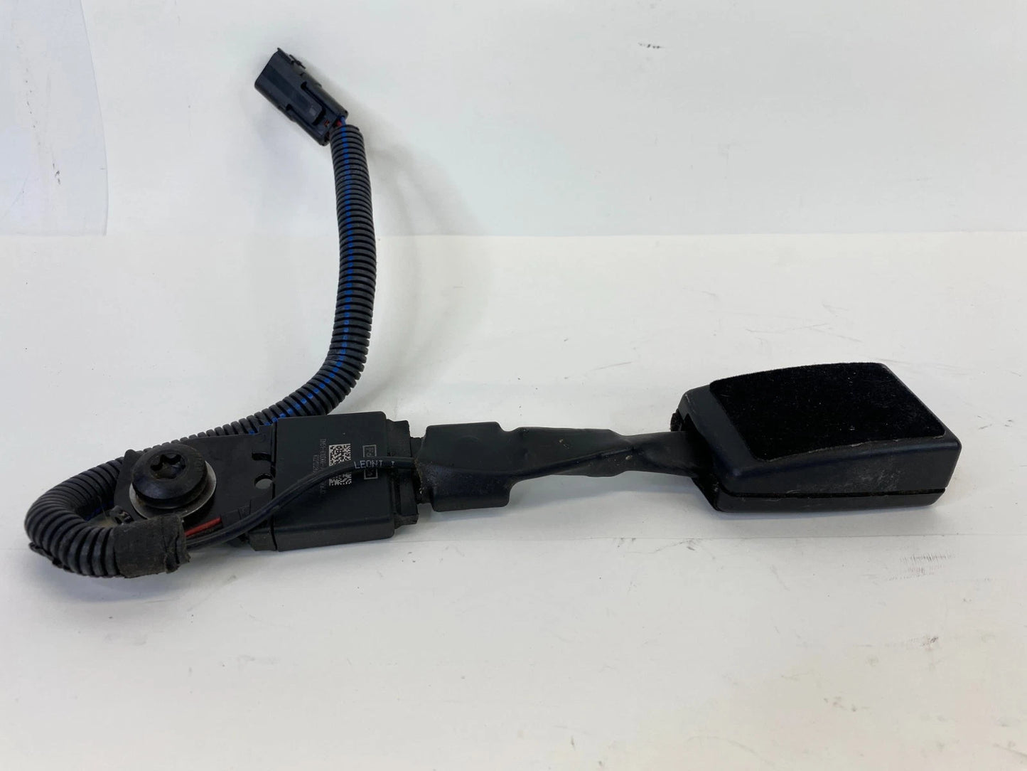 2012-2014 FORD FOCUS FRONT RIGHT SIDE SEAT BELT BUCKLE DM51-61208-CBW OEM