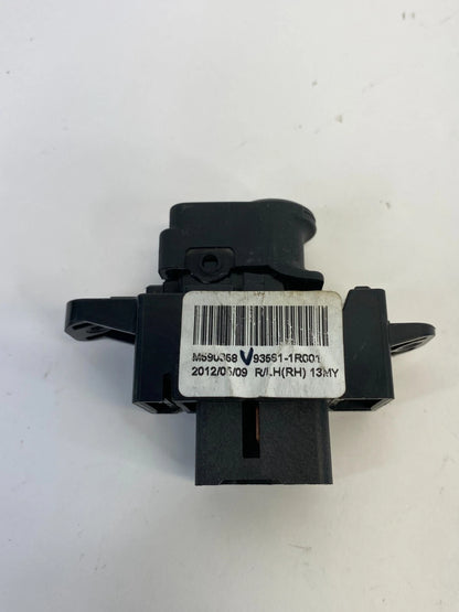 13-17 HYUNDAI ACCENT REAR RIGHT SIDE DOOR POWER WINDOW CONTROL SWITCH 935811R001