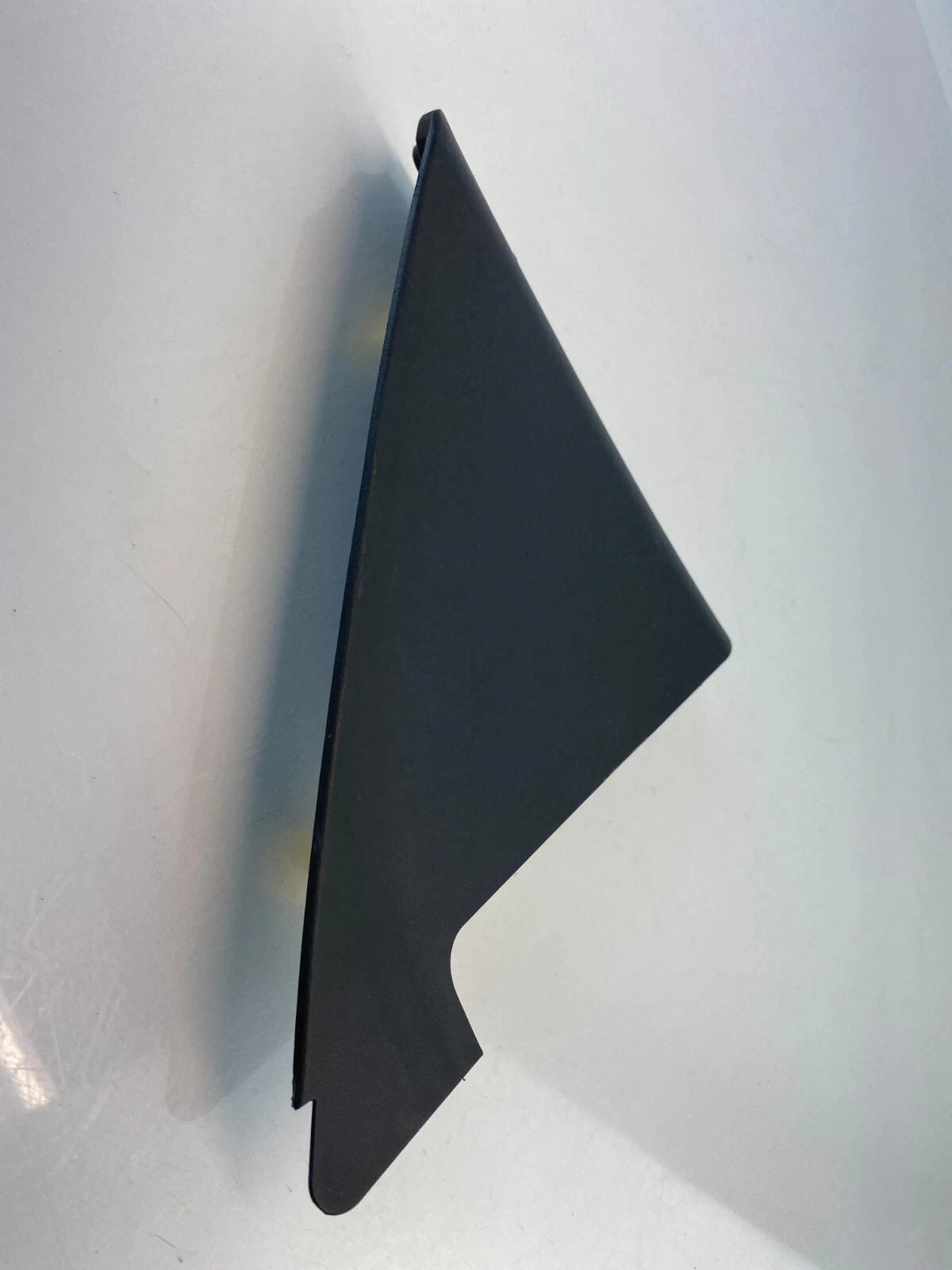 10-13 KIA FORTE REAR LEFT INTERIOR DOOR CORNER COVER TRIM MOLDING 83910-1M000