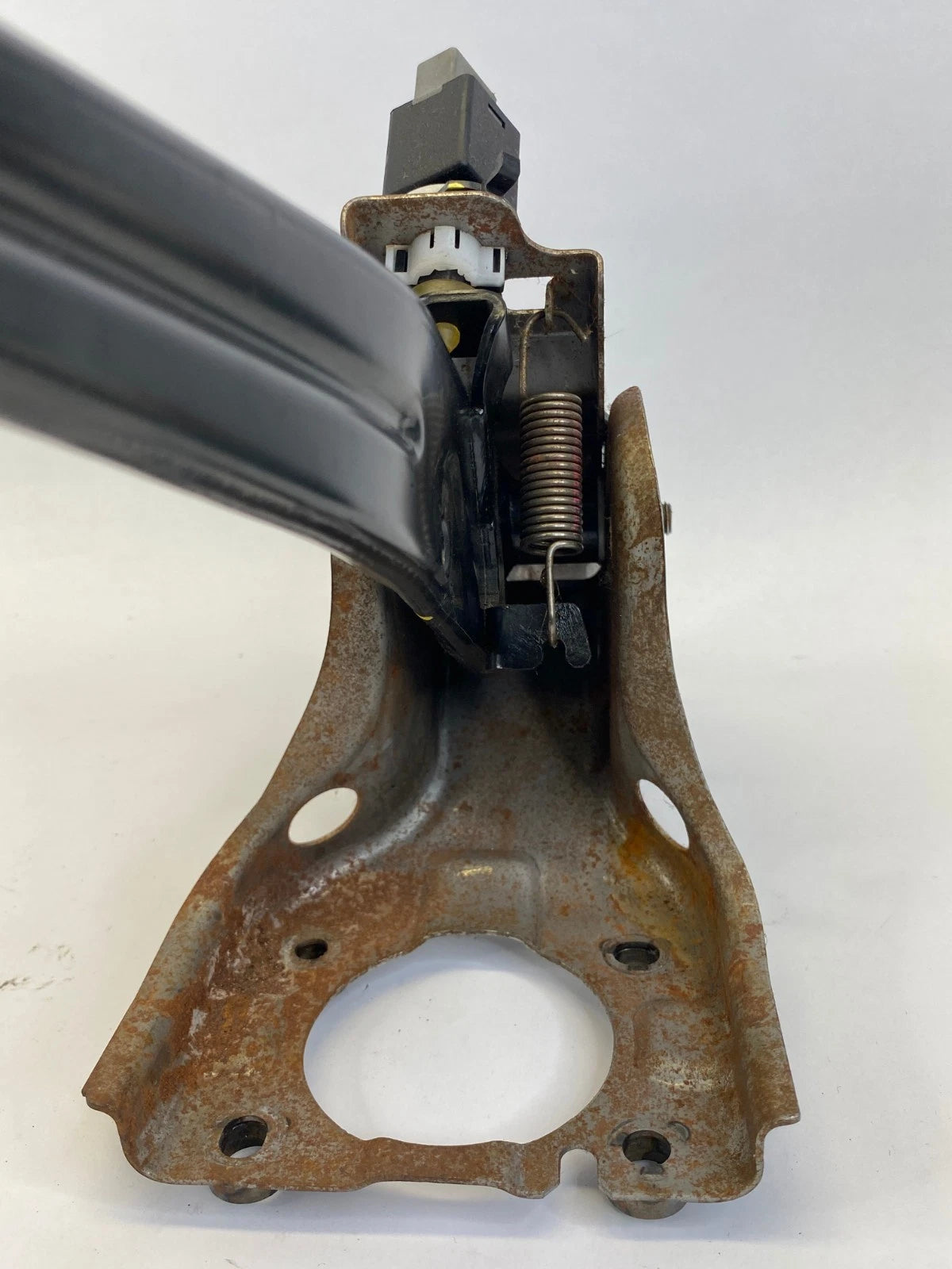 2014-2019 KIA SOUL AUTOMATIC TRANSMISSION BRAKE PEDAL LEVER ASSEMBLY OEM FACTORY