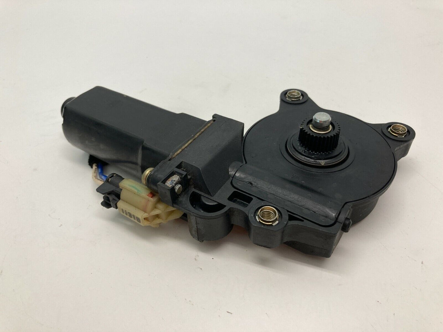 2000 2001 2002 2003 2004 2005 Hyundai Accent Front Right Power Window Motor