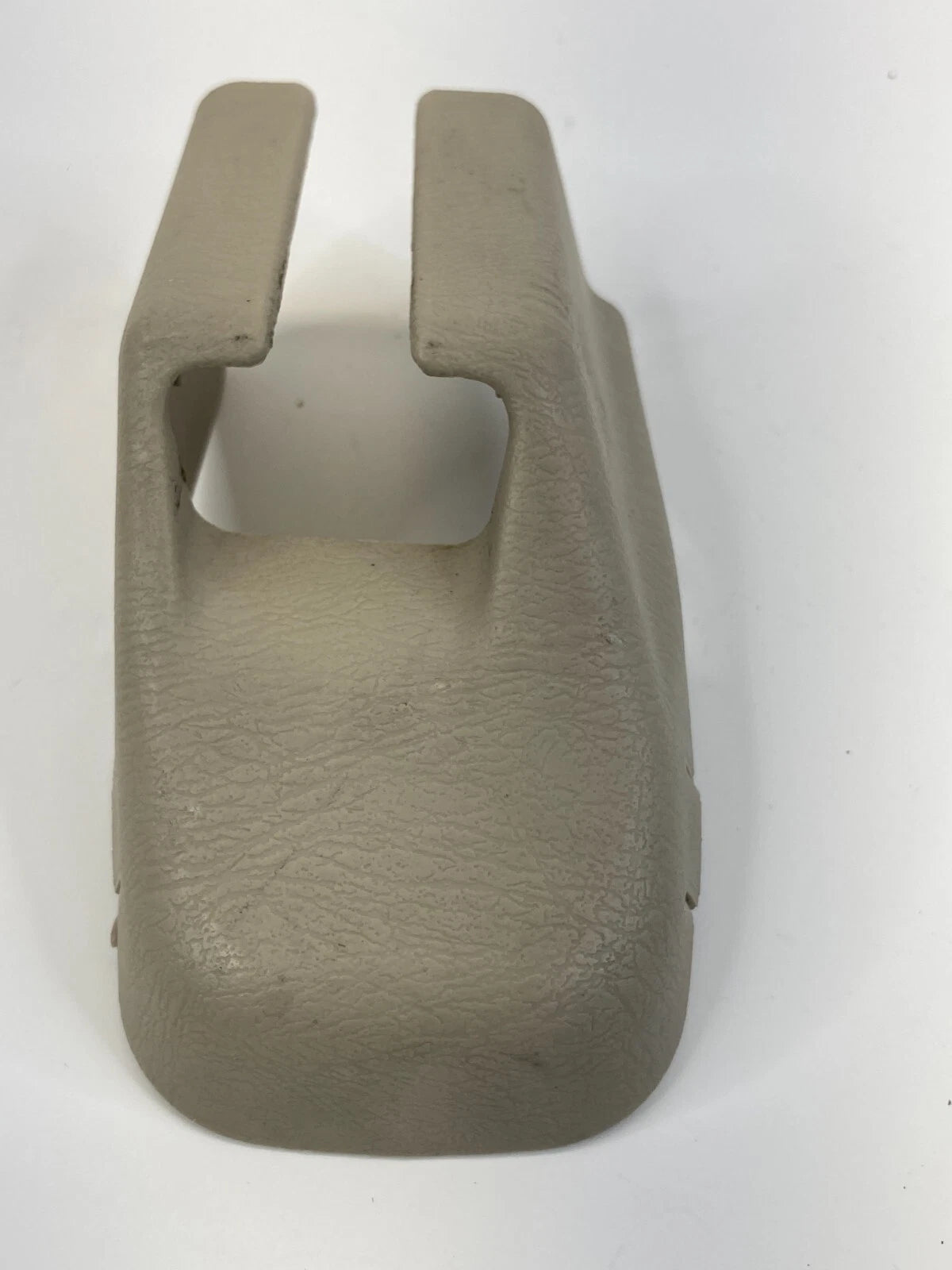 2001 2002 2003 TOYOTA HIGHLANDER FRONT SEAT TRACK COVER TRIM CAP 72123-48010 OEM