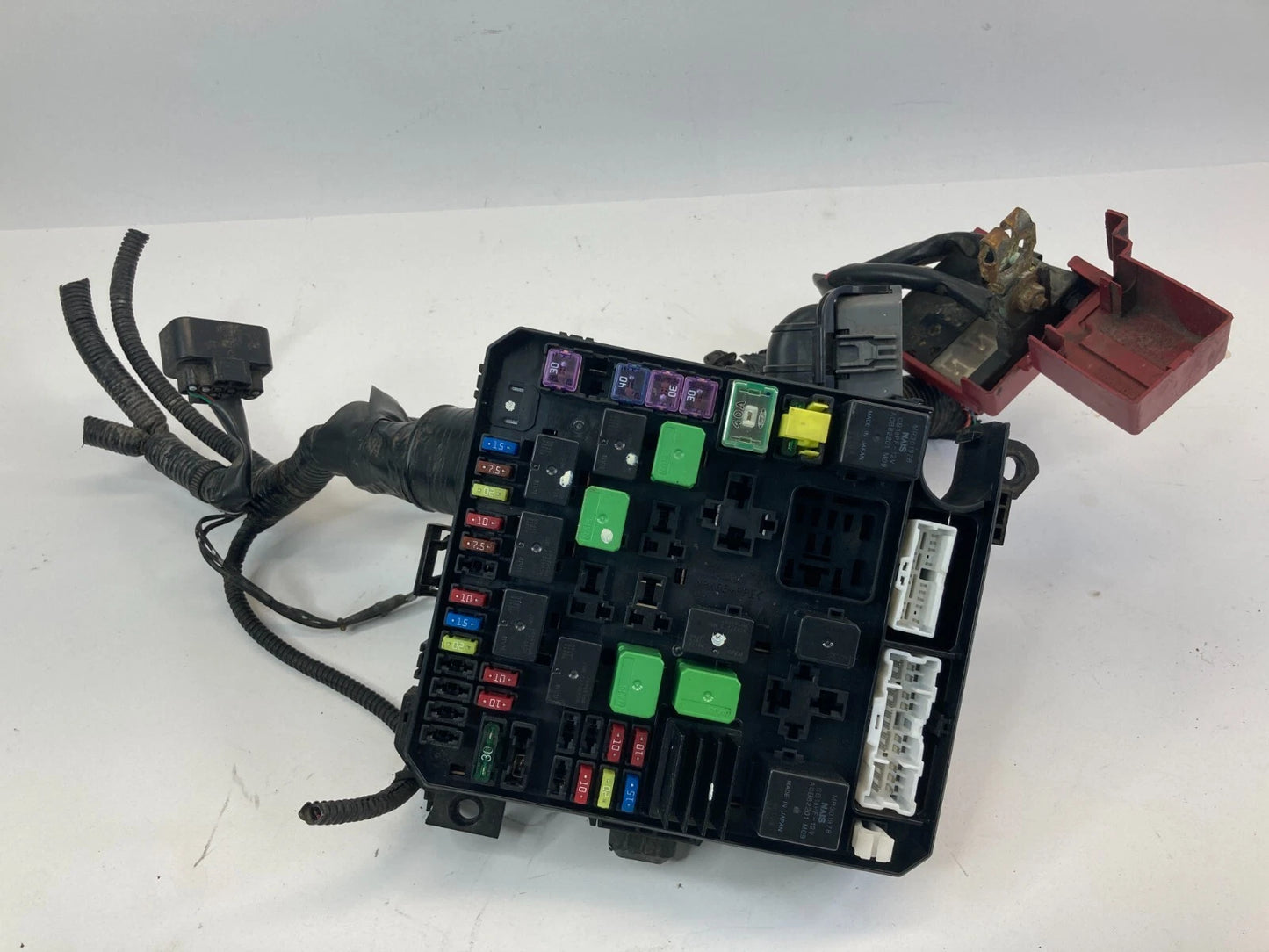 2008-2013 MITSUBISHI OUTLANDER 2.4L L4 16V ENGINE COMPARTMENT FUSE JUNCTION BOX