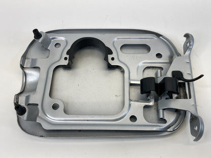 08 09 10 11 12 13 Nissan Rogue 2.5L 16V Fuel Filler Door Gas Lid Top Cover OEM