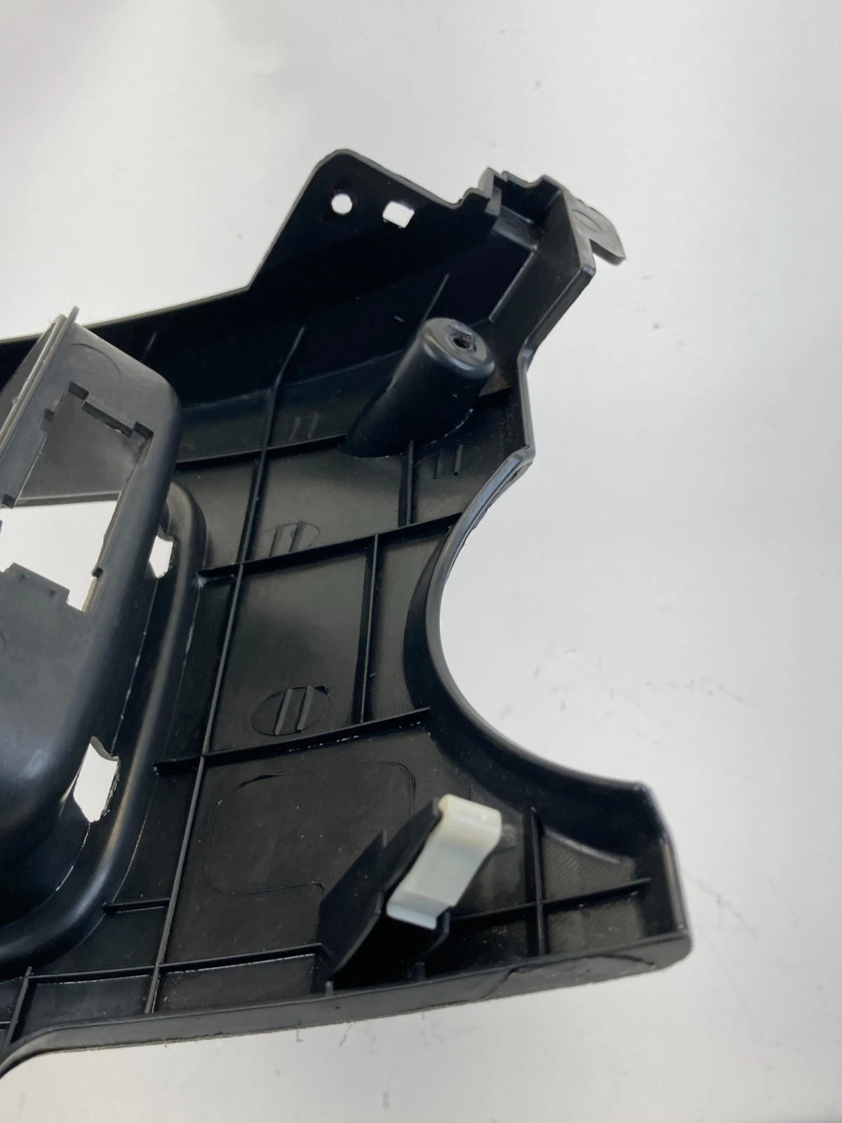 2013-2019 HYUNDAI SANTA FE DASH LEFT LOWER KNEE BOLSTER PANEL TRIM OEM