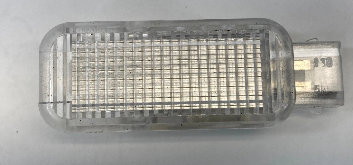 2006-2018 AUDI A6 REAR RIGHT PASSENGER SIDE INTERIOR COURTESY LAMP LIGHT OEM