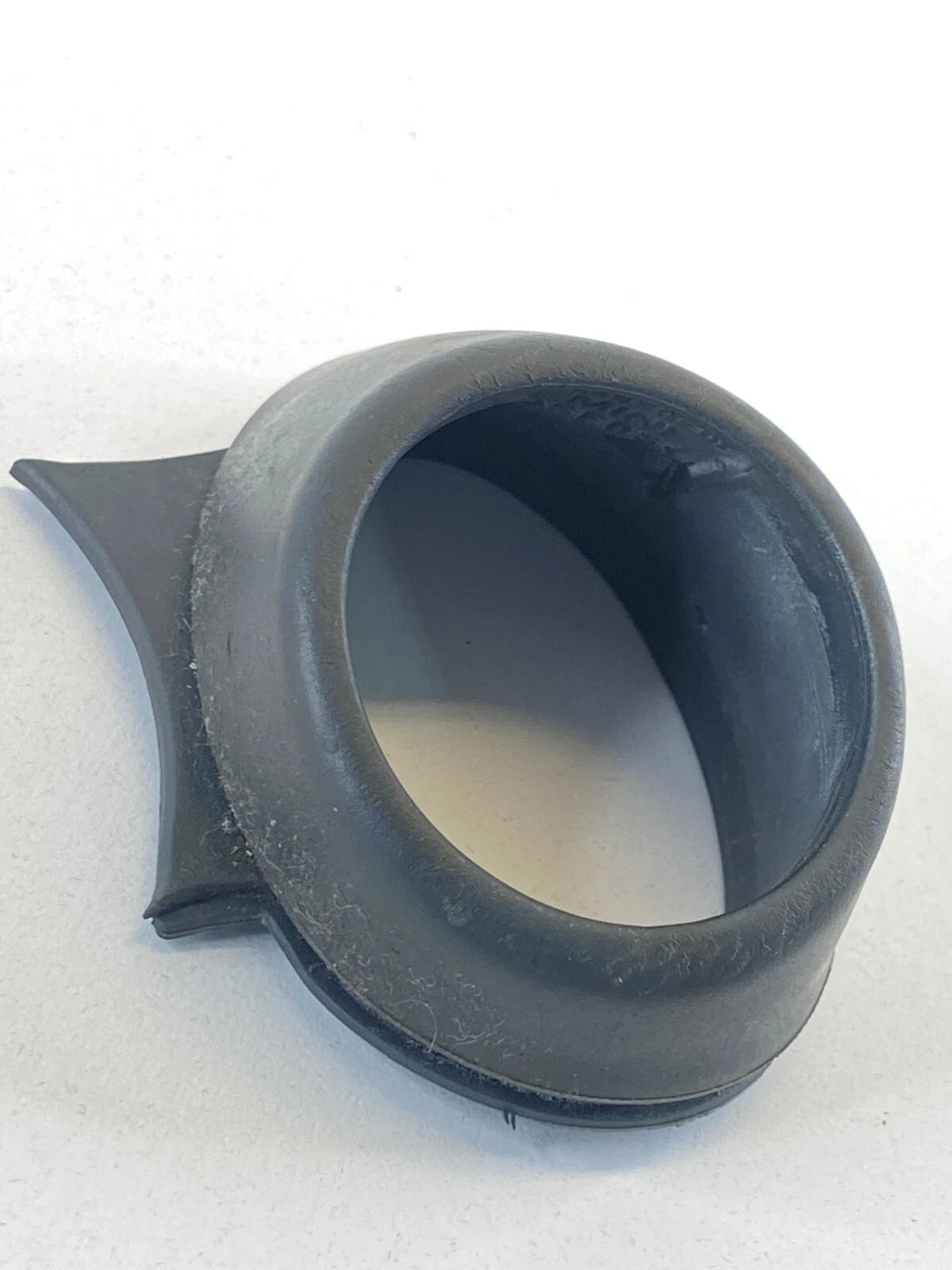 2004-2008 MINI COOPER HATCHBACK 2-DR IGNITION SWITCH LOCK BEZEL COVER 7152690-01